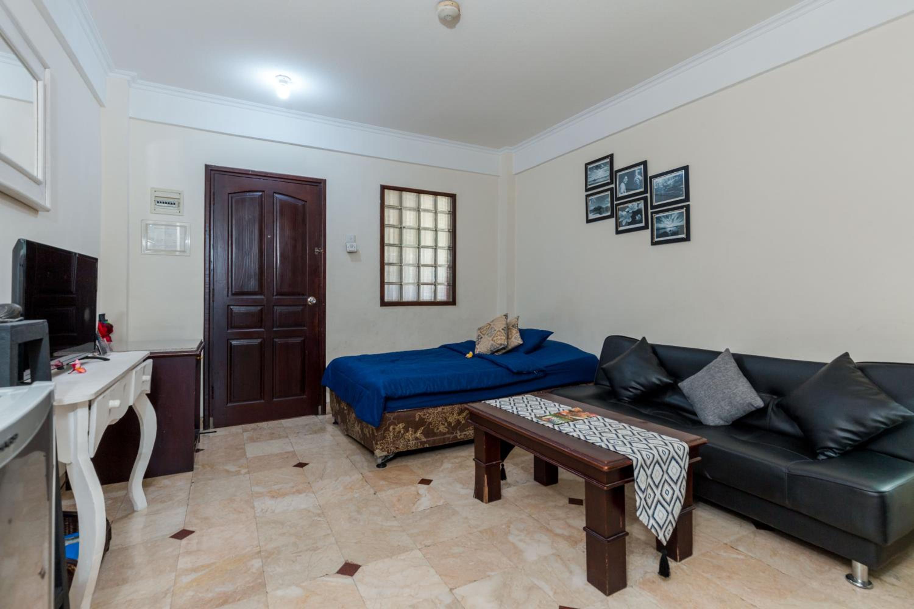 One-Bedroom Apartment - Photo 11