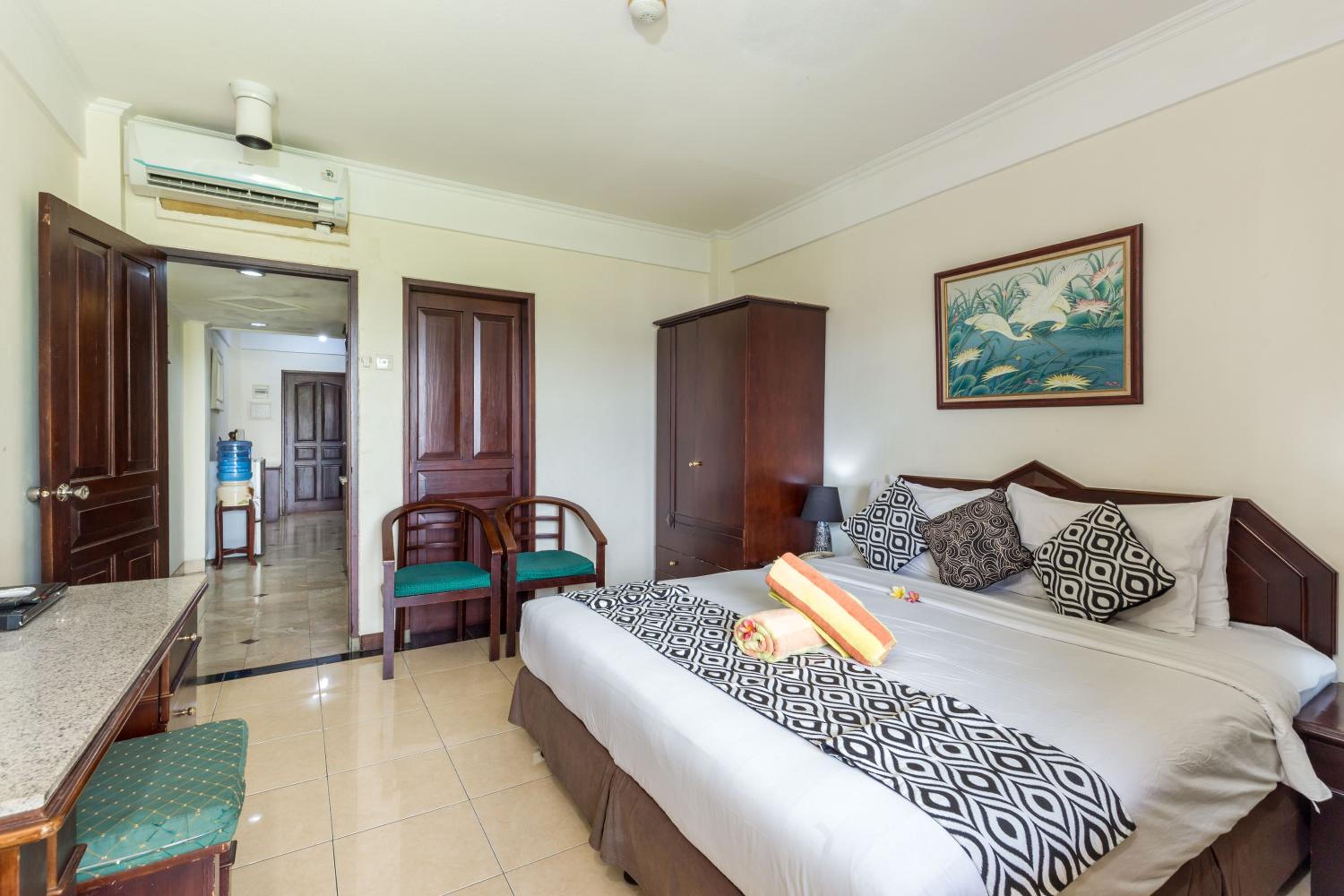 One-Bedroom Apartment - Photo 14
