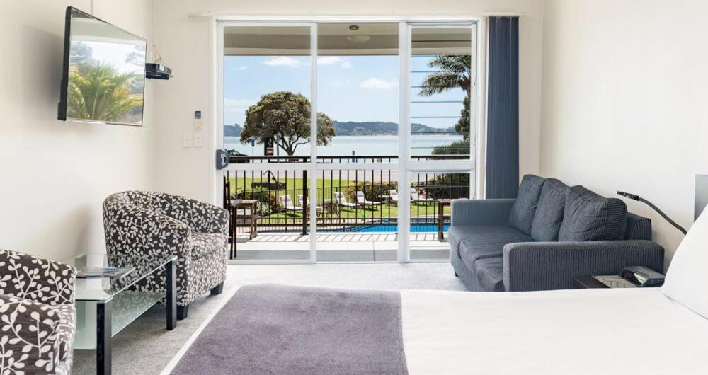Deluxe Family Suite with Sea View - Photo 3
