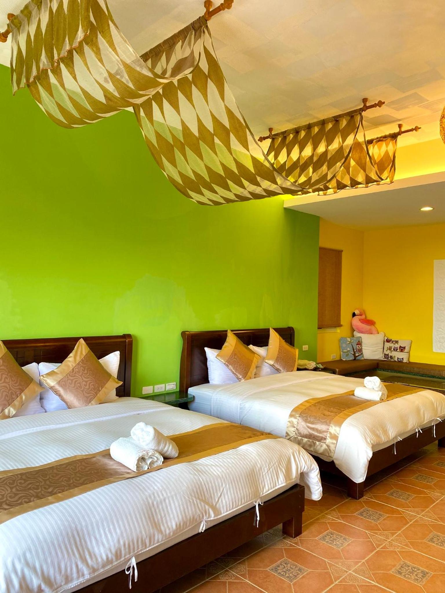 Deluxe Twin Room with Sea View photo 2