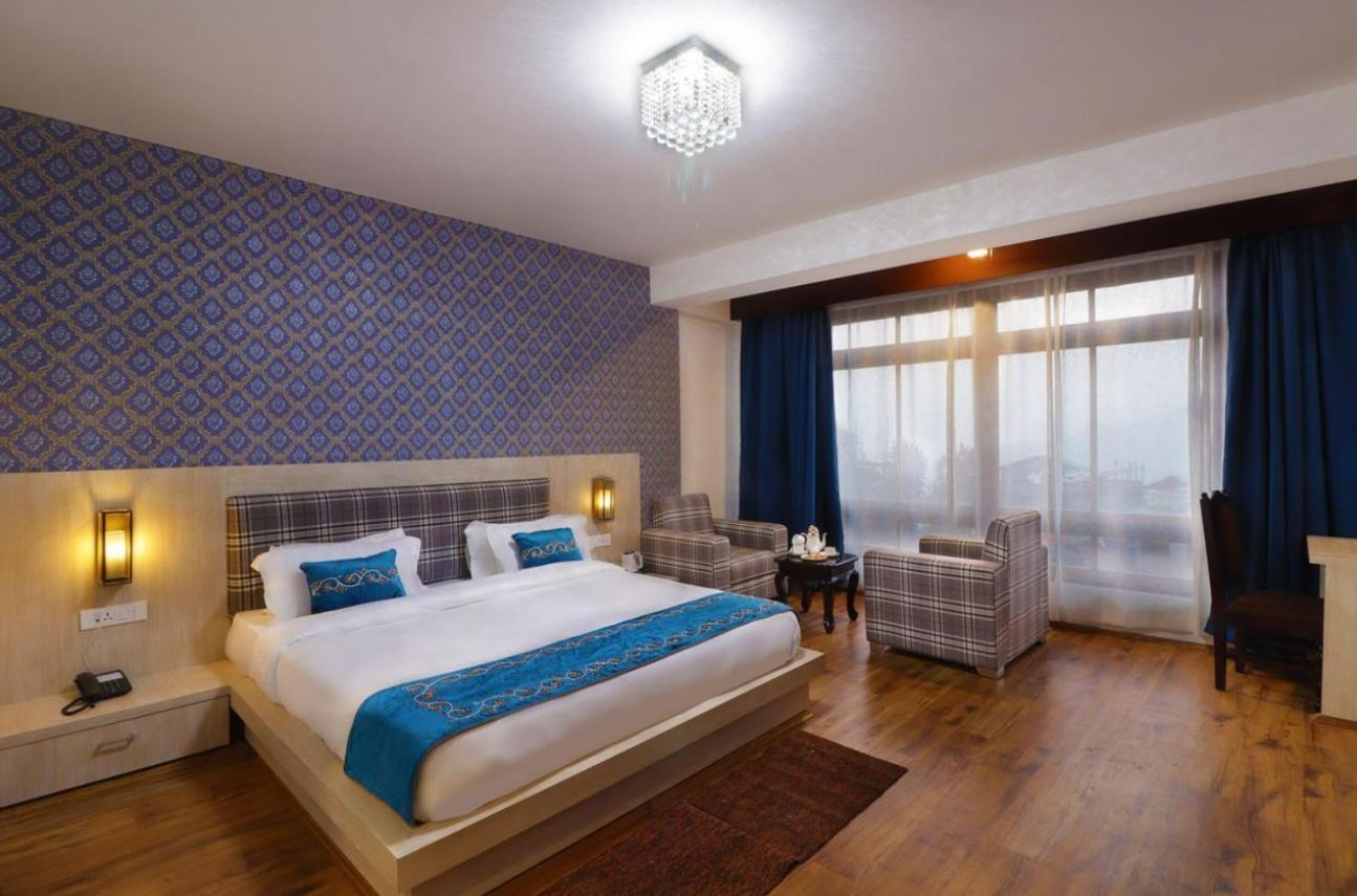 Superior King Room