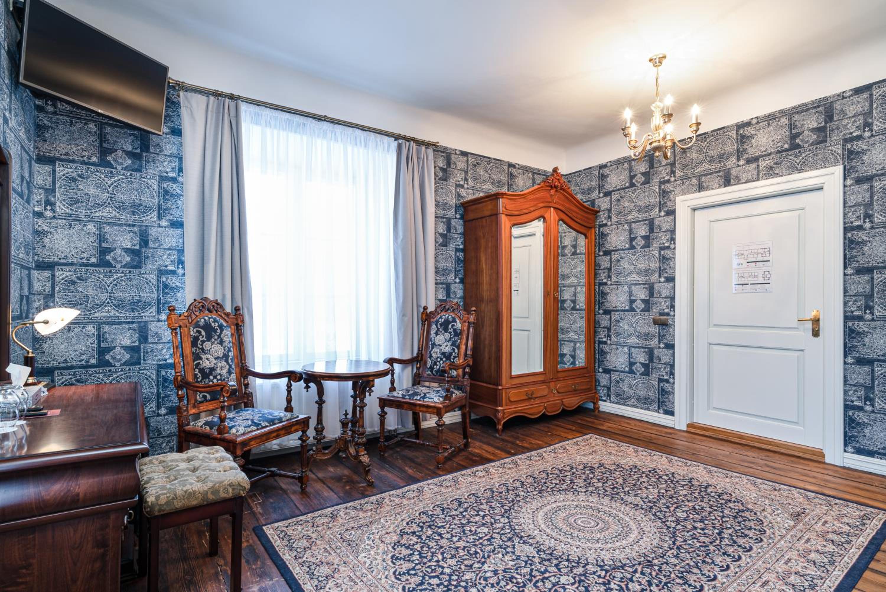 King Room with Spa Bath