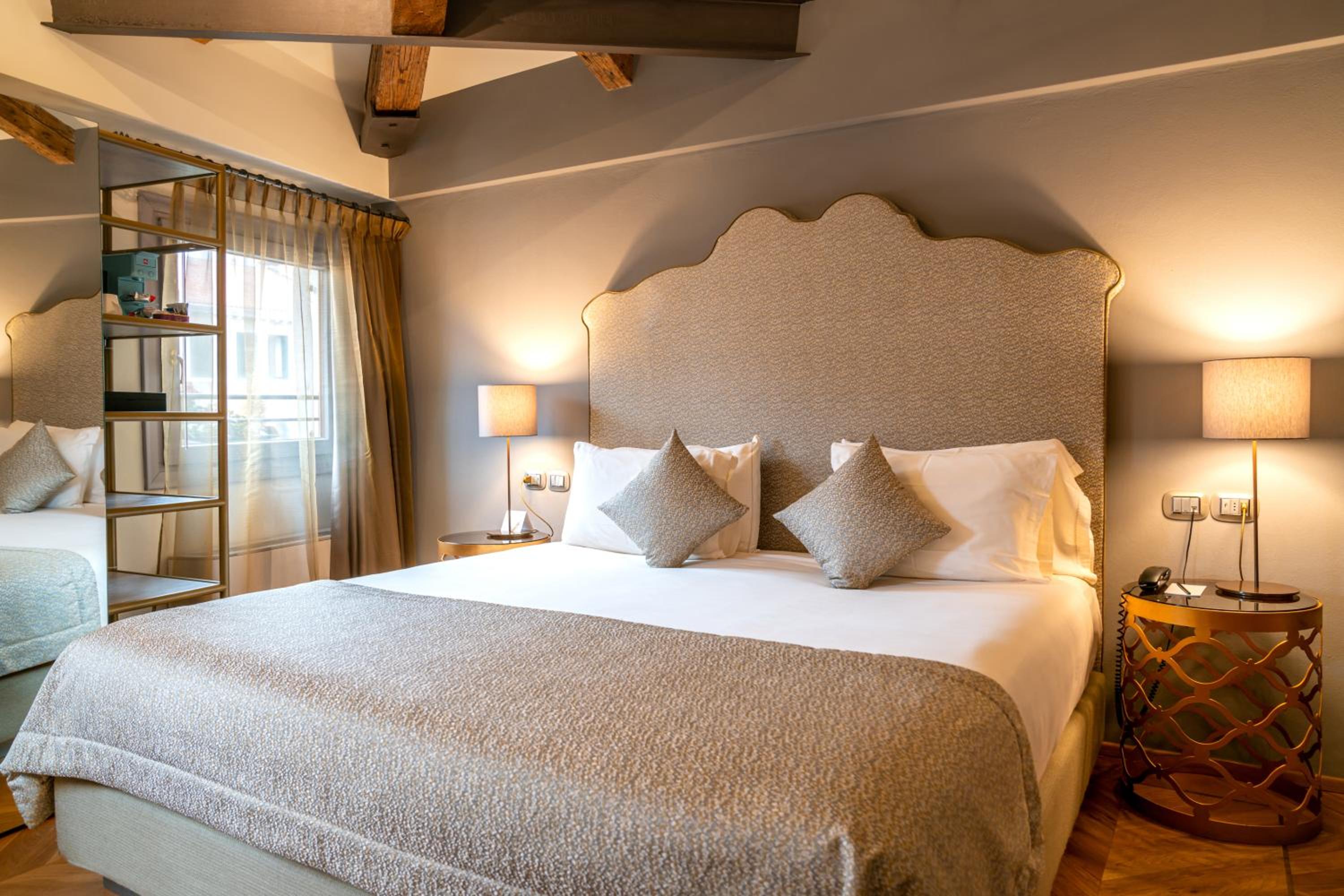 Superior Junior Suite with Canal View