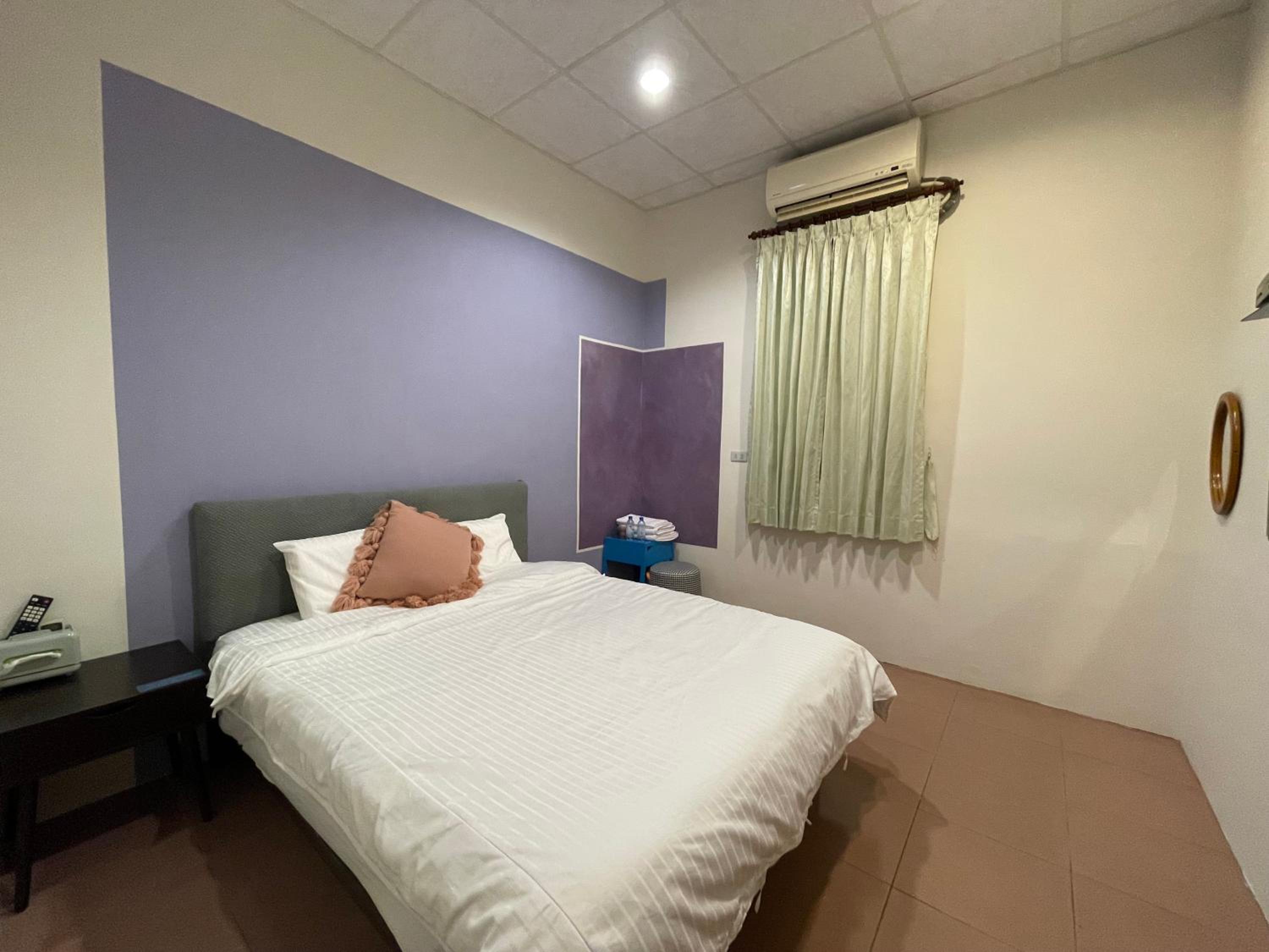 Standard Double Room with Shared Bathroom photo 3