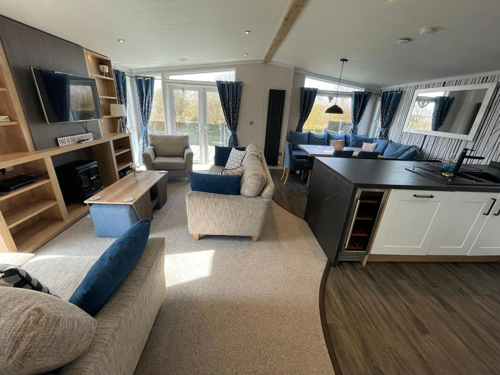 Three-Bedroom Apartment - Photo 11