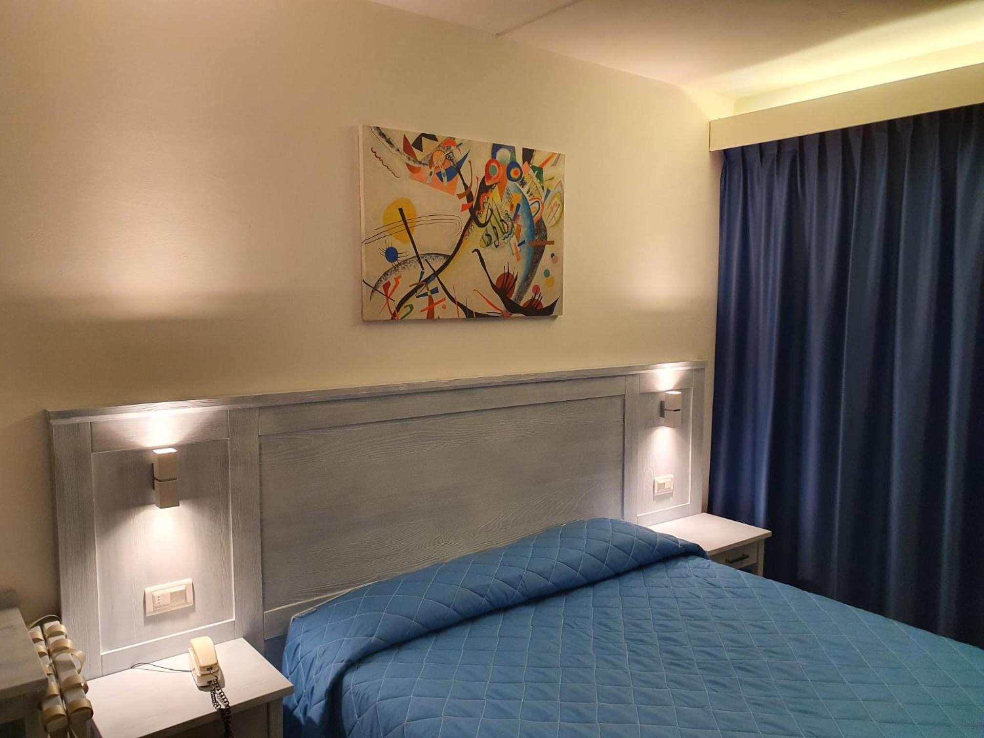 Double Room - Photo 10