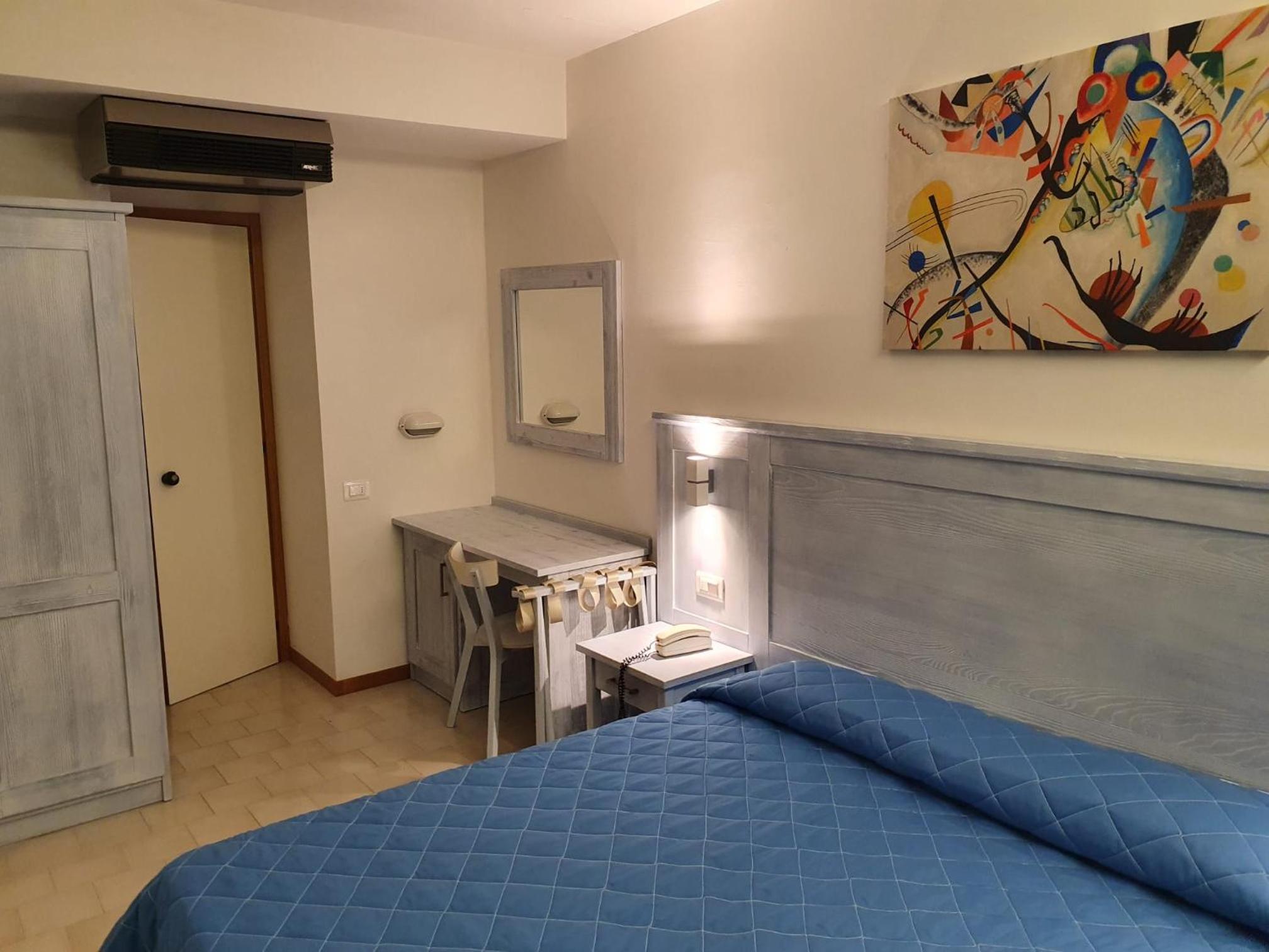 Double Room - Photo 2
