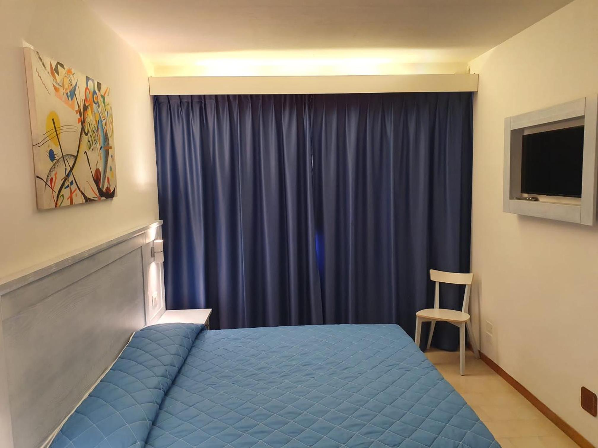 Double Room - Photo 5