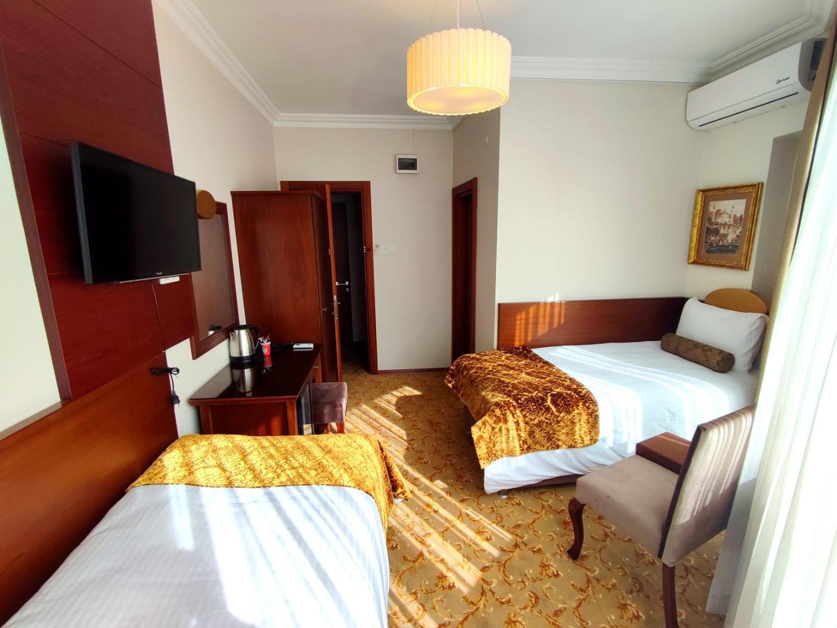 Twin Room with City View photo 3