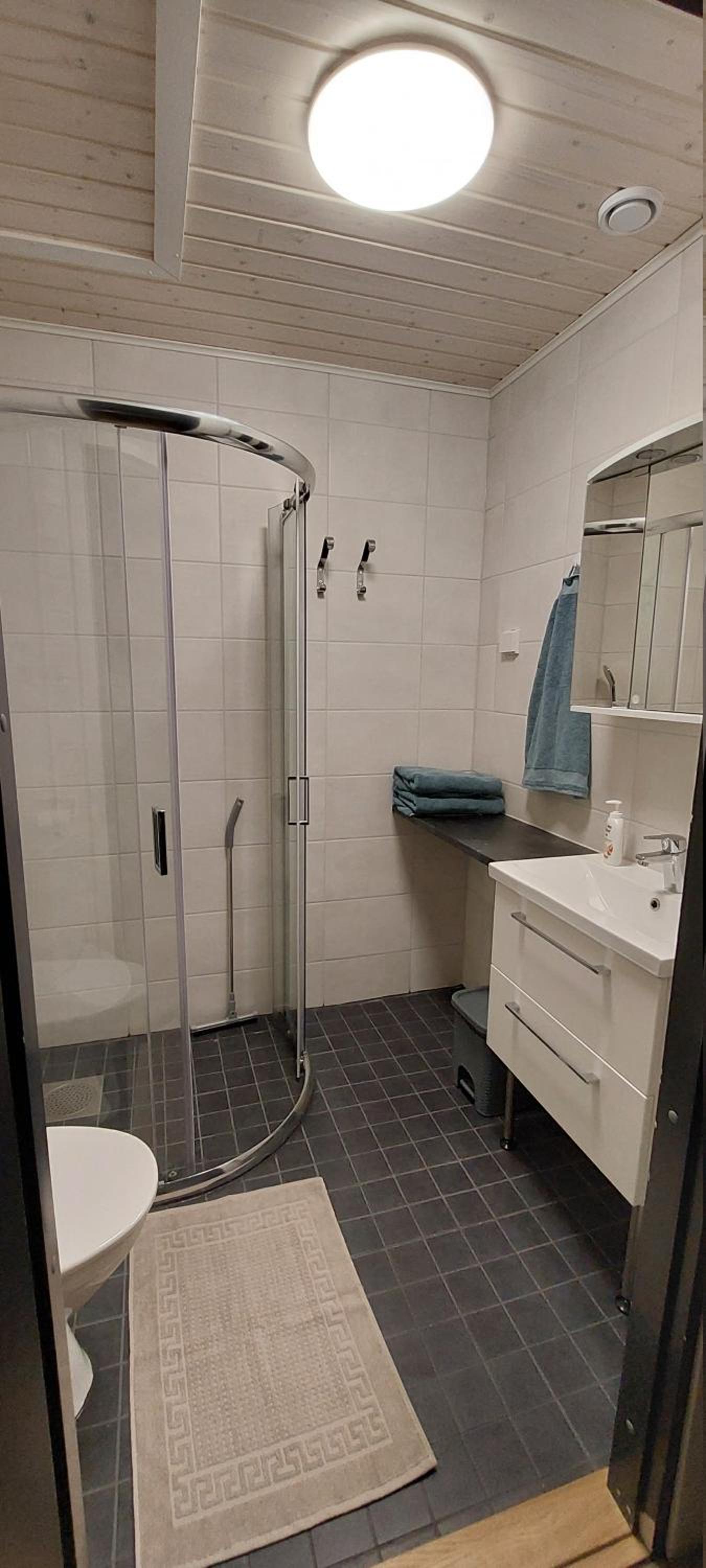 Two-Bedroom Apartment - Photo 5