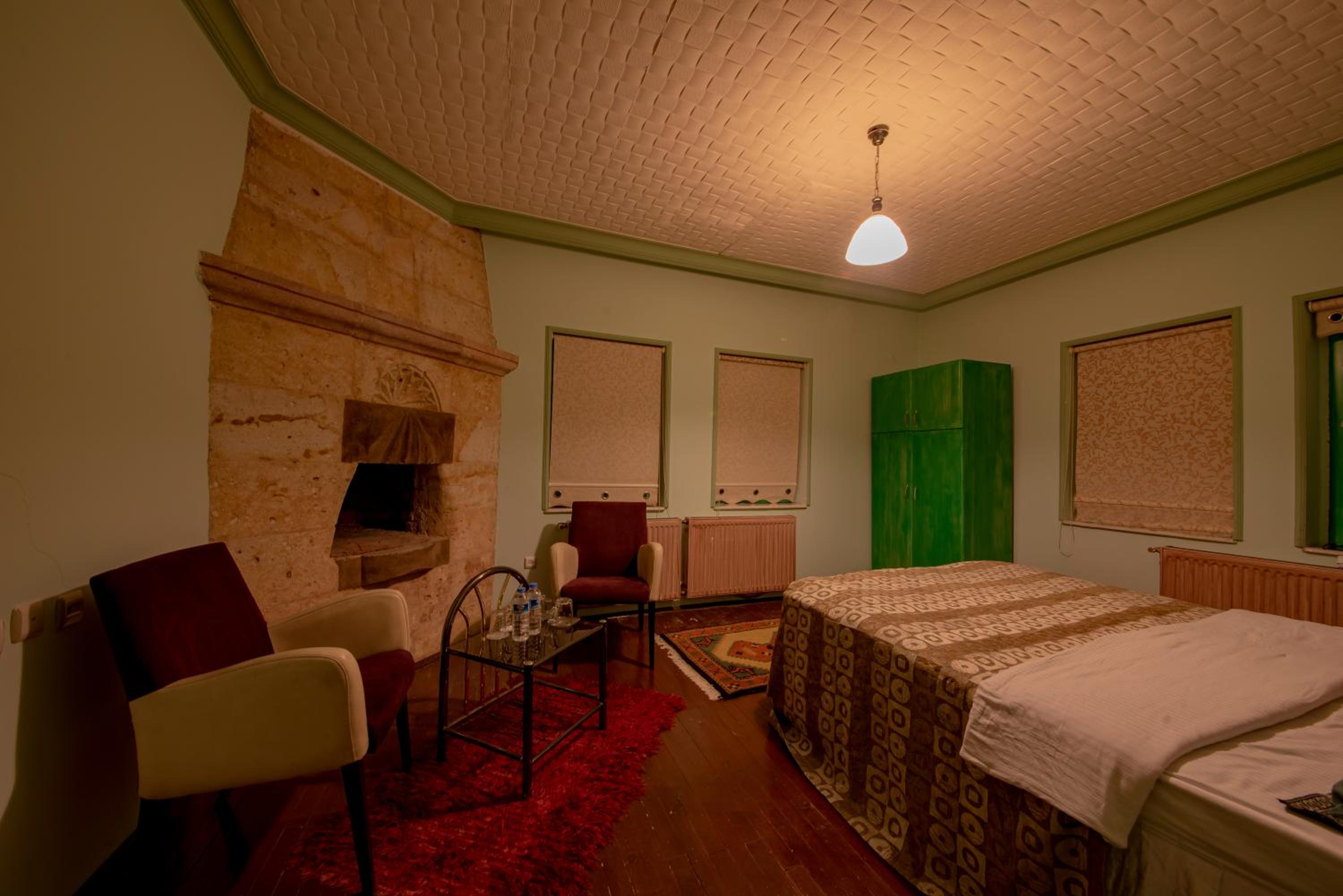 Double Room - Photo 3