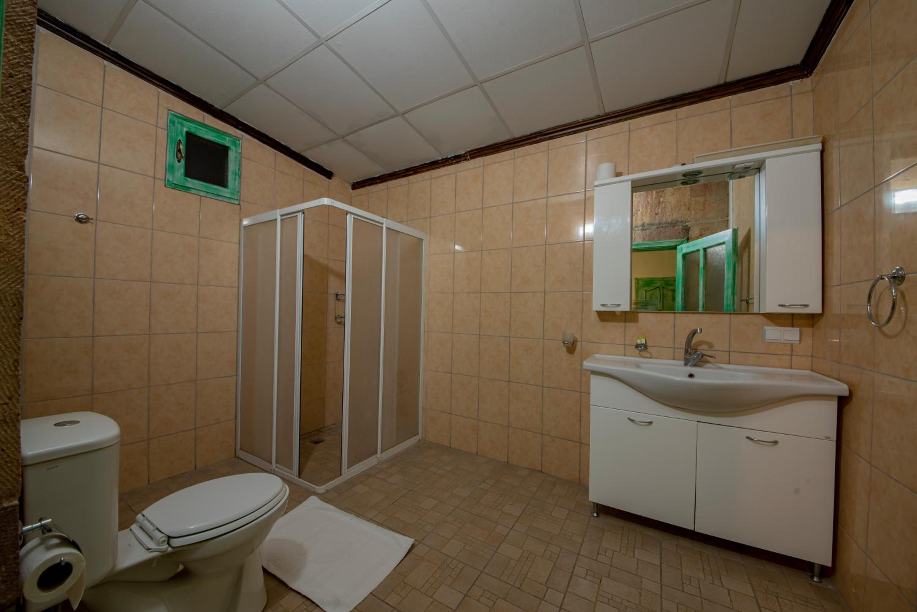 Family Room - Photo 4