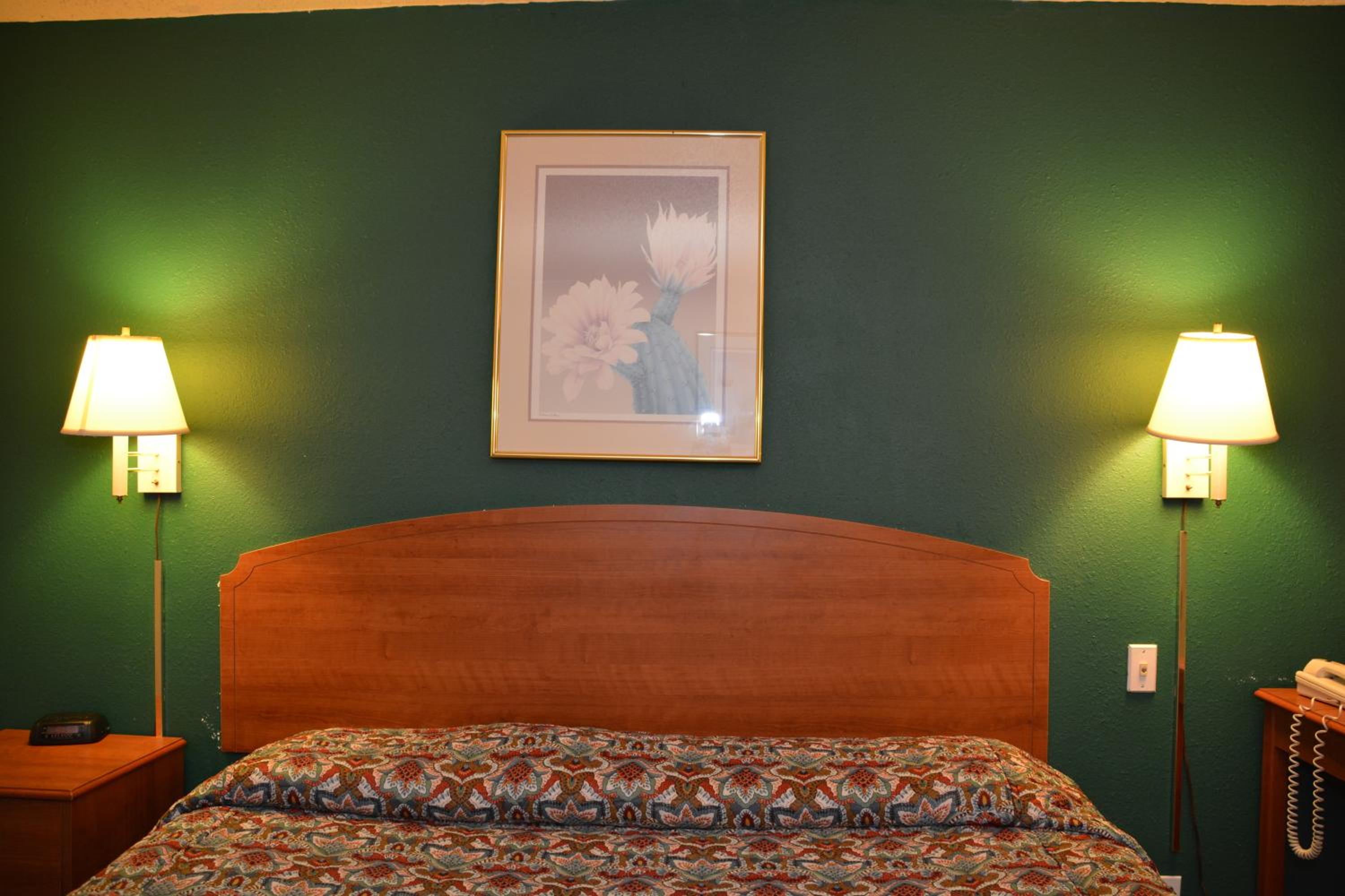Double Room with Two Double Beds - Non-Smoking - Photo 3