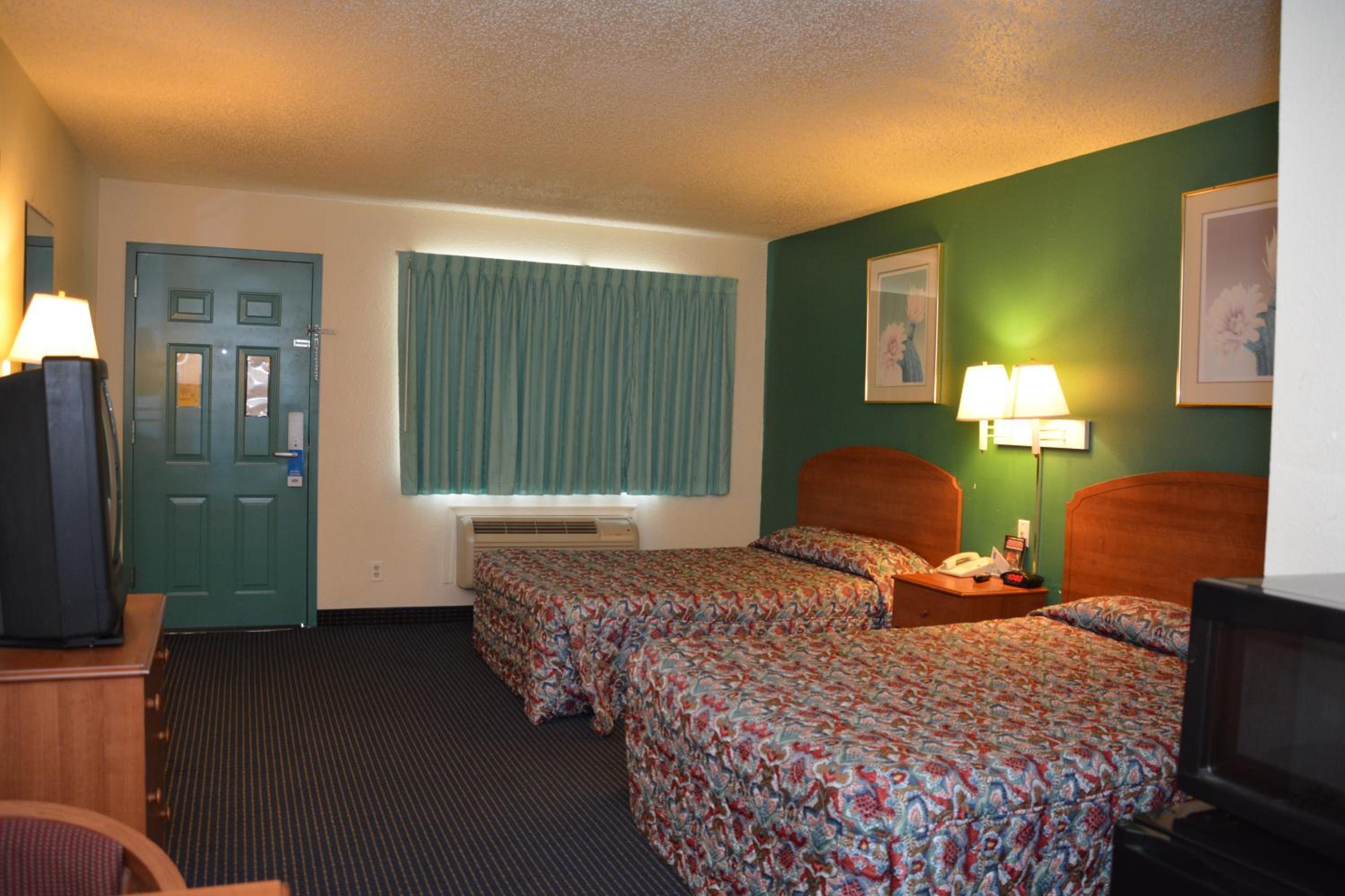 Double Room with Two Double Beds - Non-Smoking - Photo 2