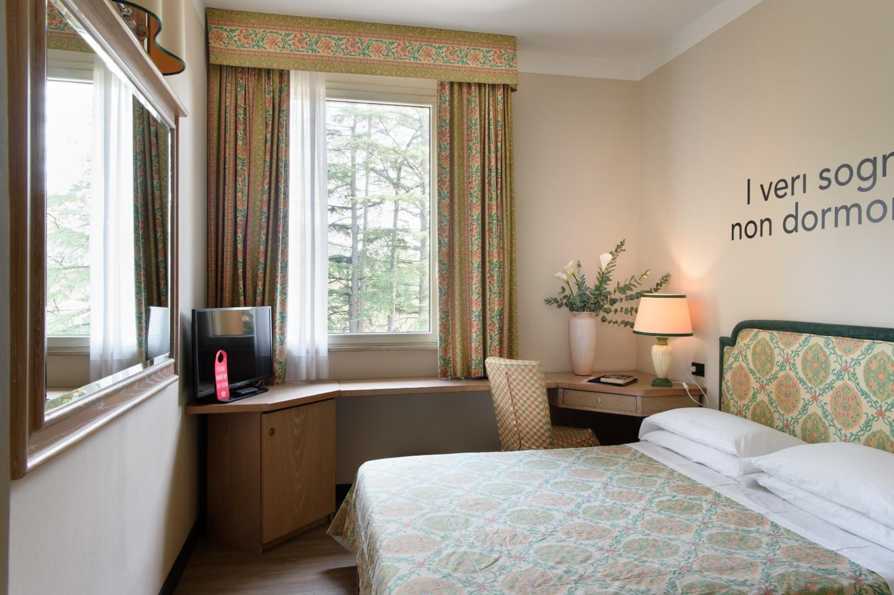 Economy Double Room photo 3