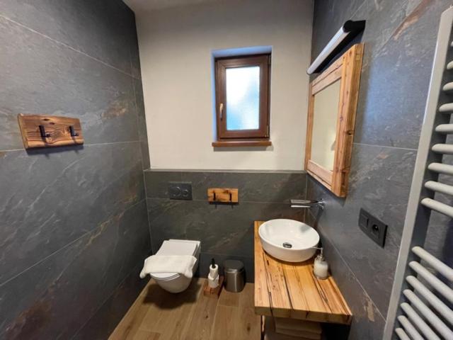 Deluxe Double or Twin Room - Photo 11