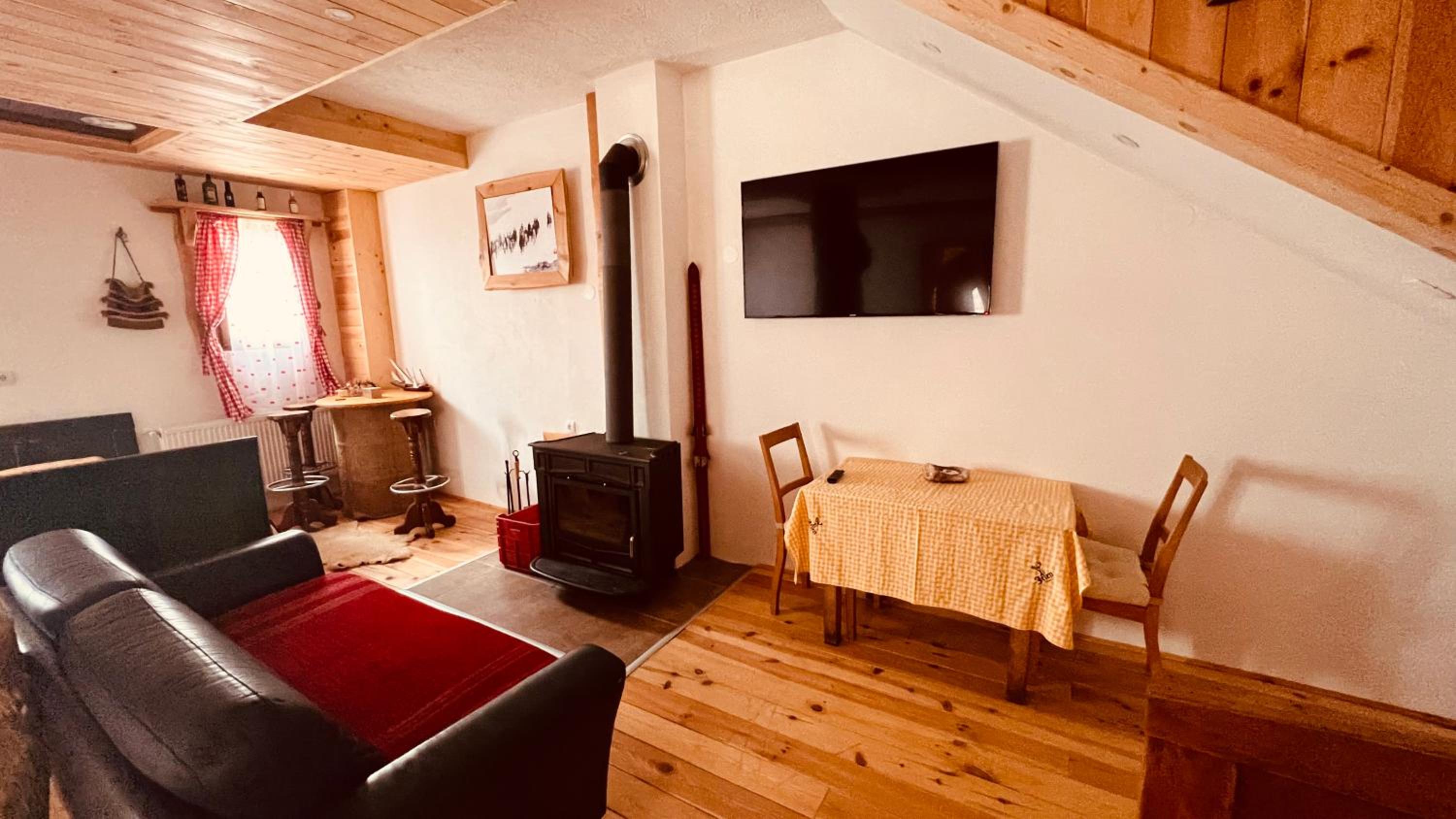 Family Room - Photo 30