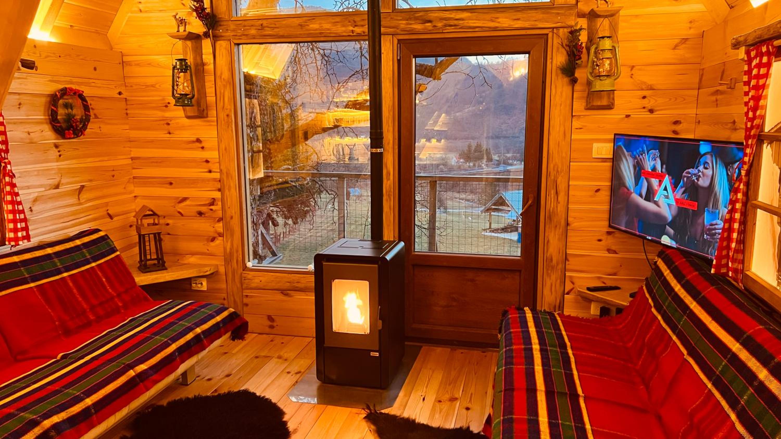 Cottage with Garden View - Photo 37
