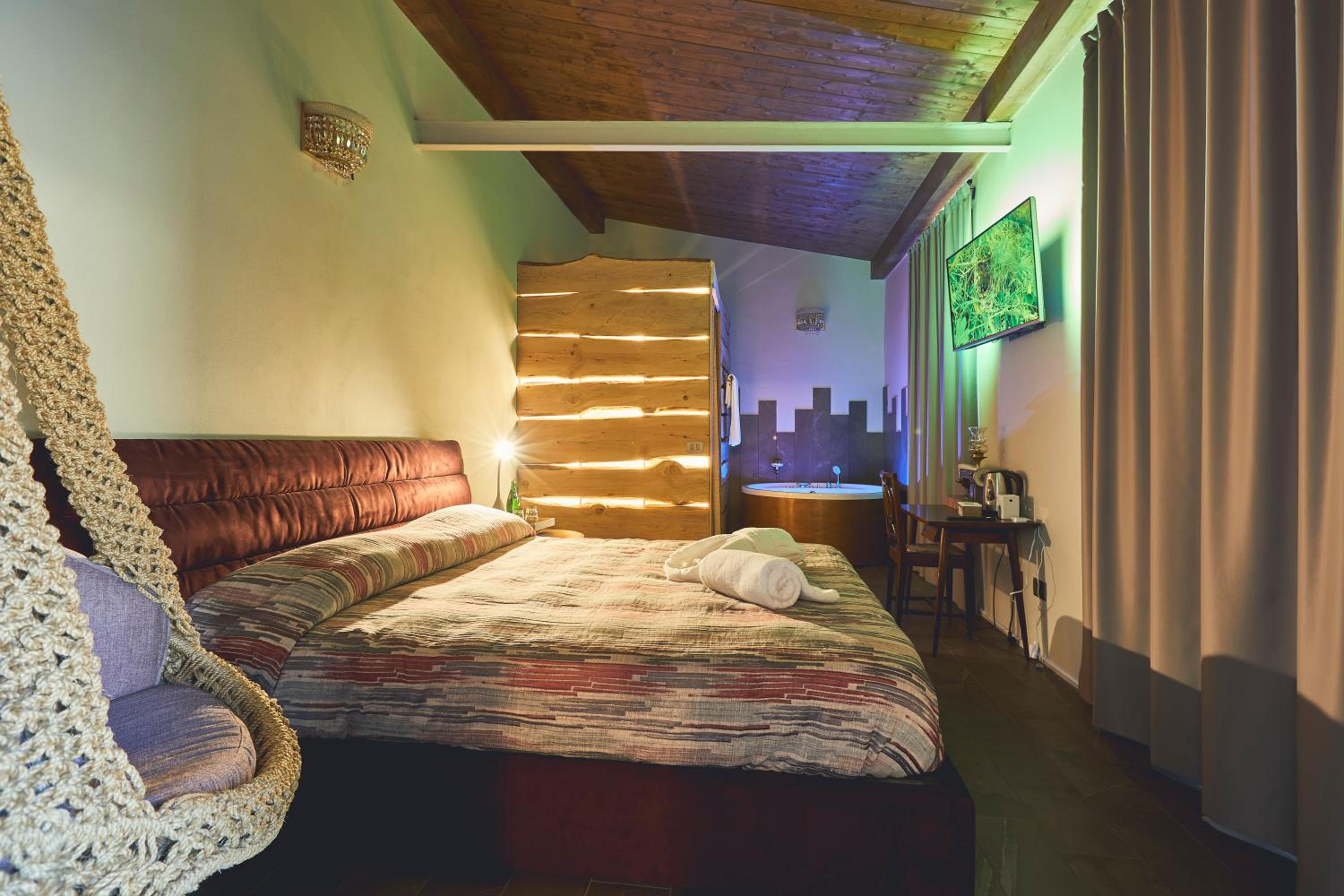 Deluxe Apartment
