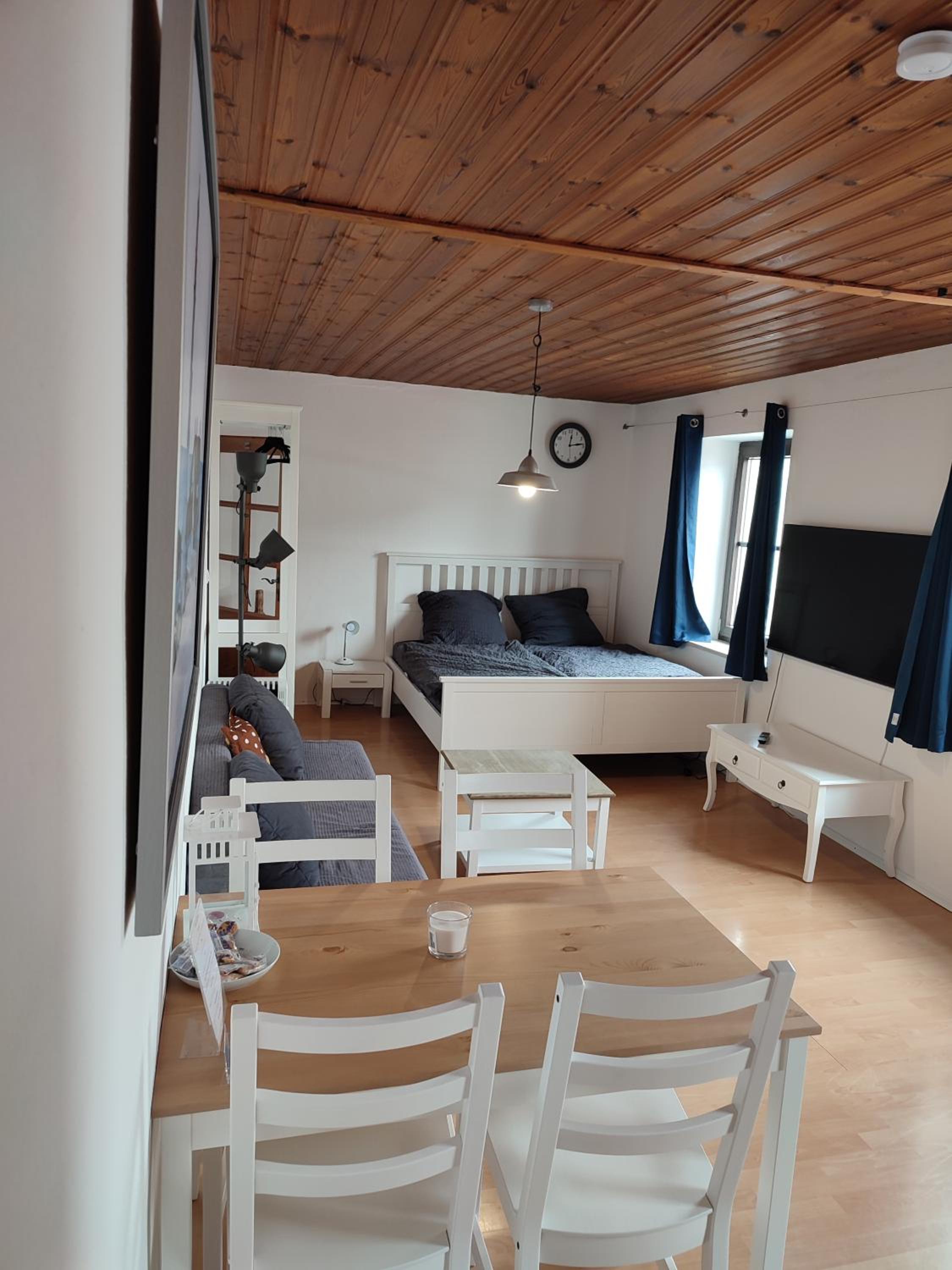One-Bedroom Apartment - Photo 9