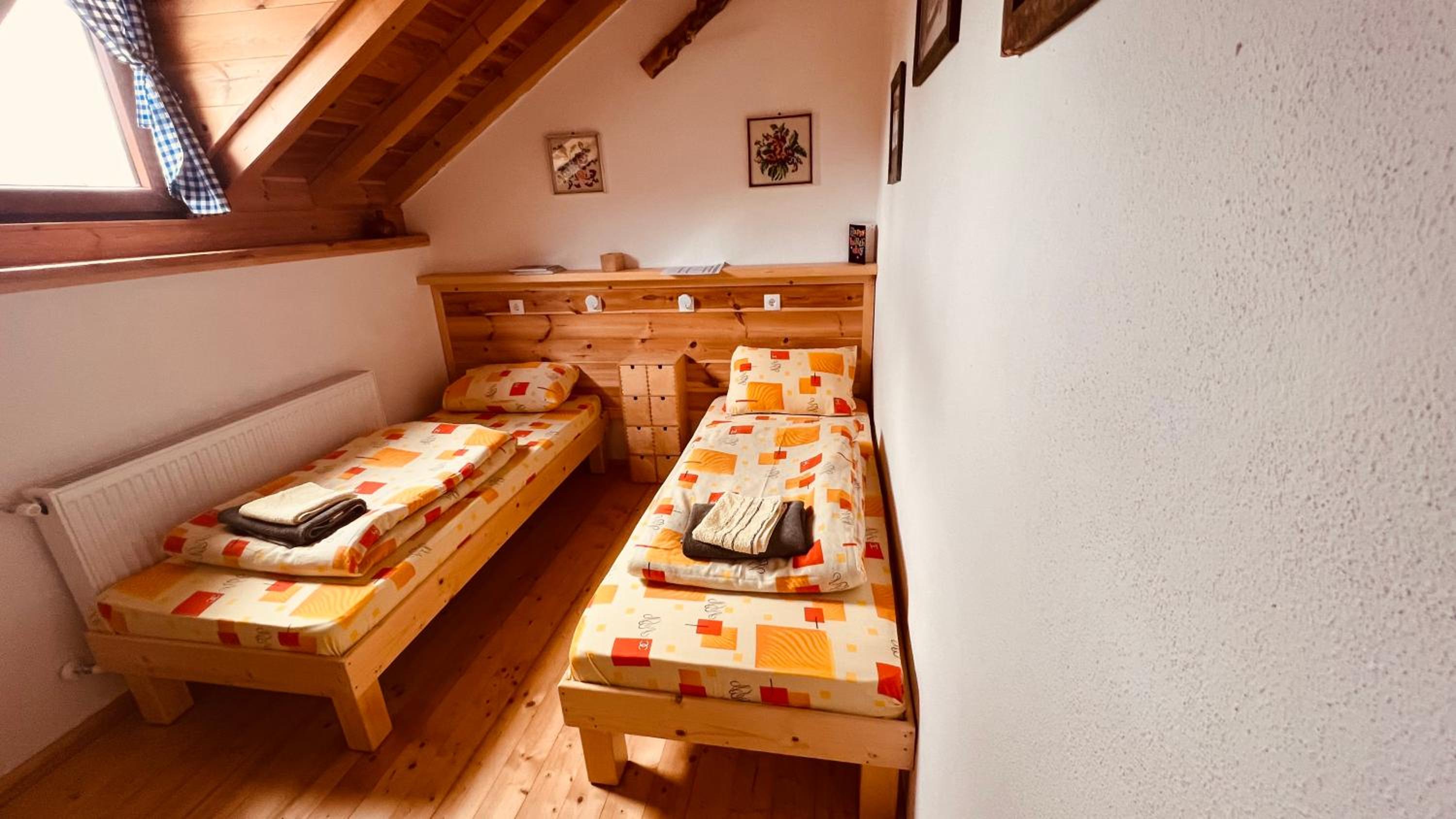 Double Room with Mountain View - Photo 9
