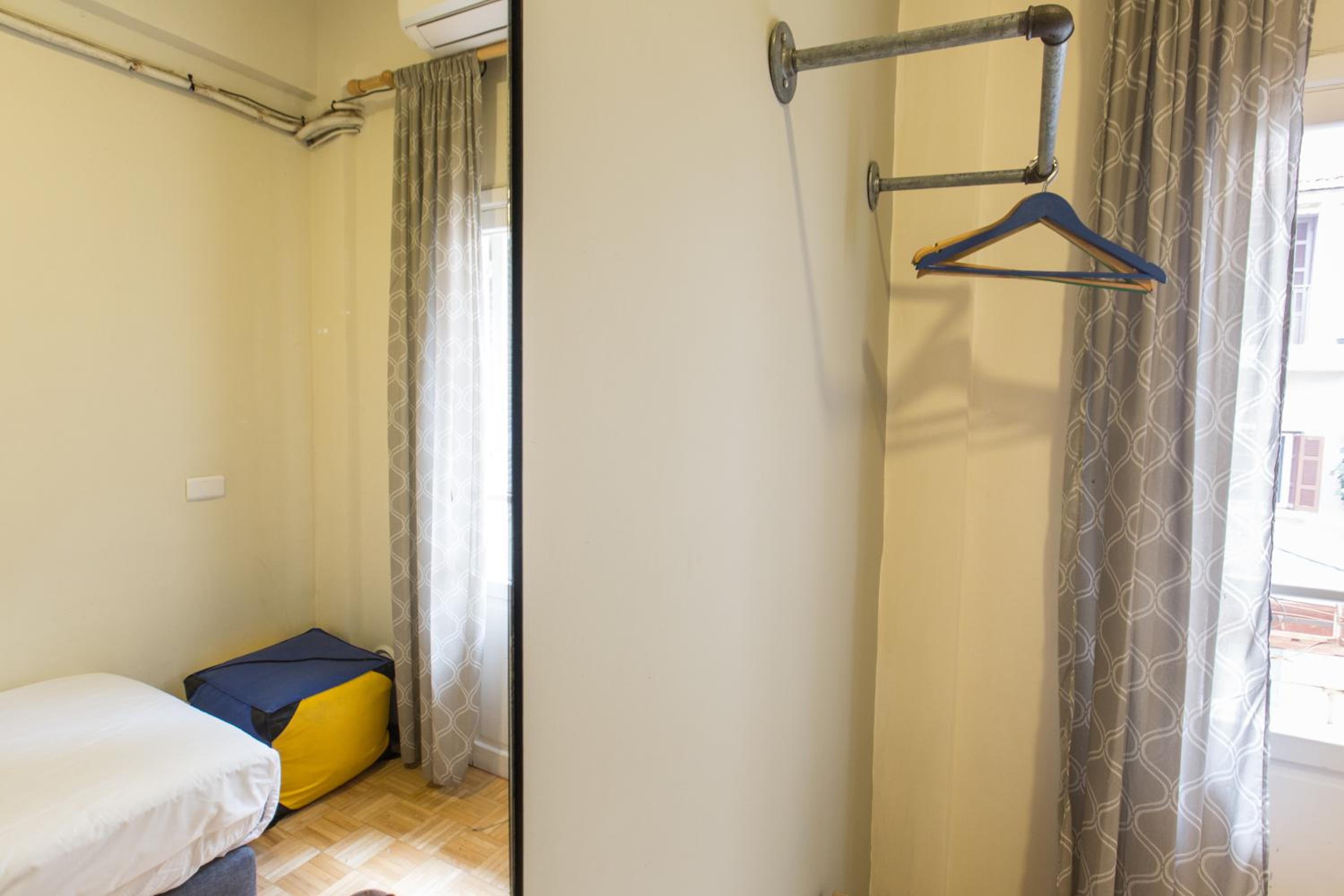 Single Room with Shared Bathroom photo 3