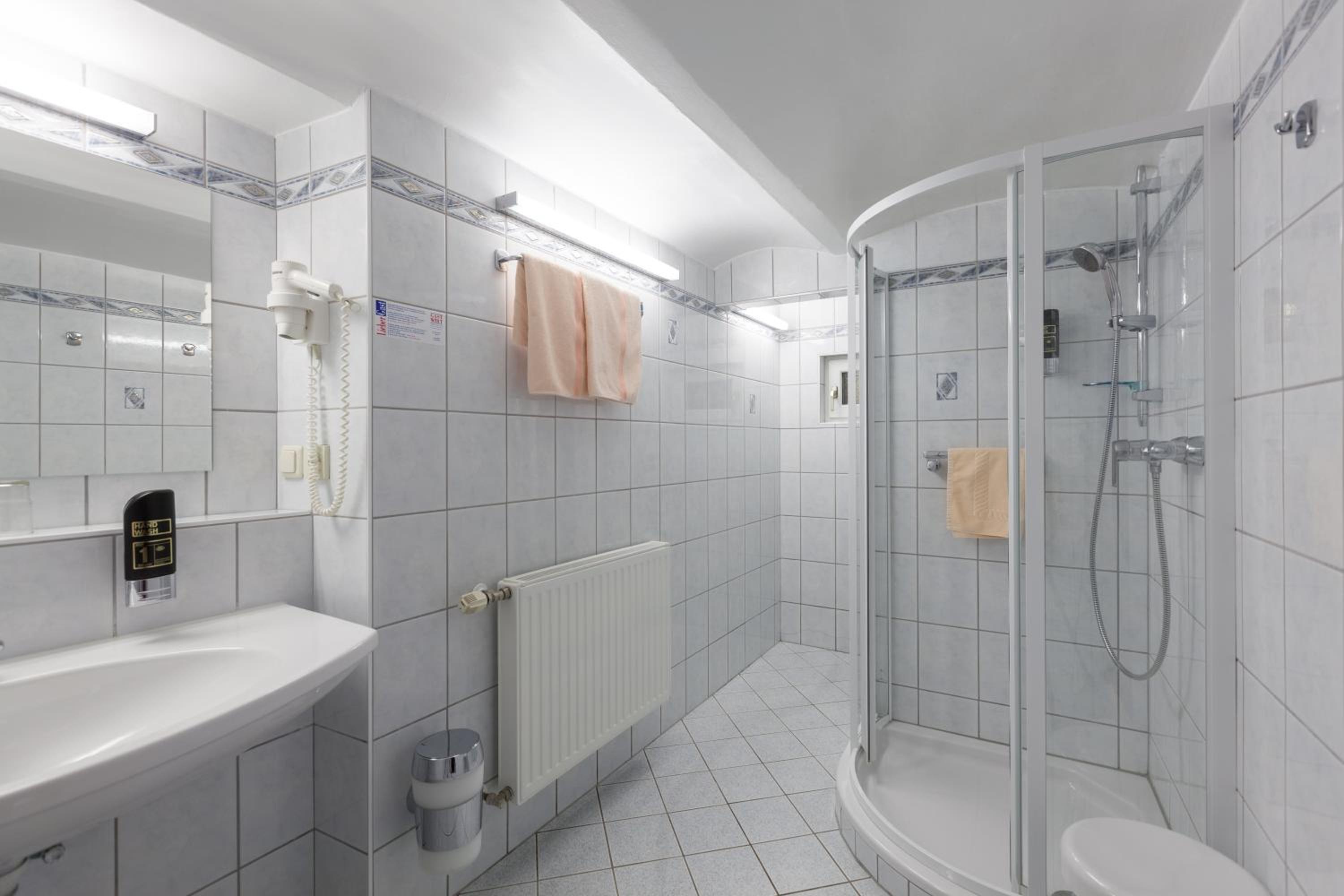 Single Room photo 3