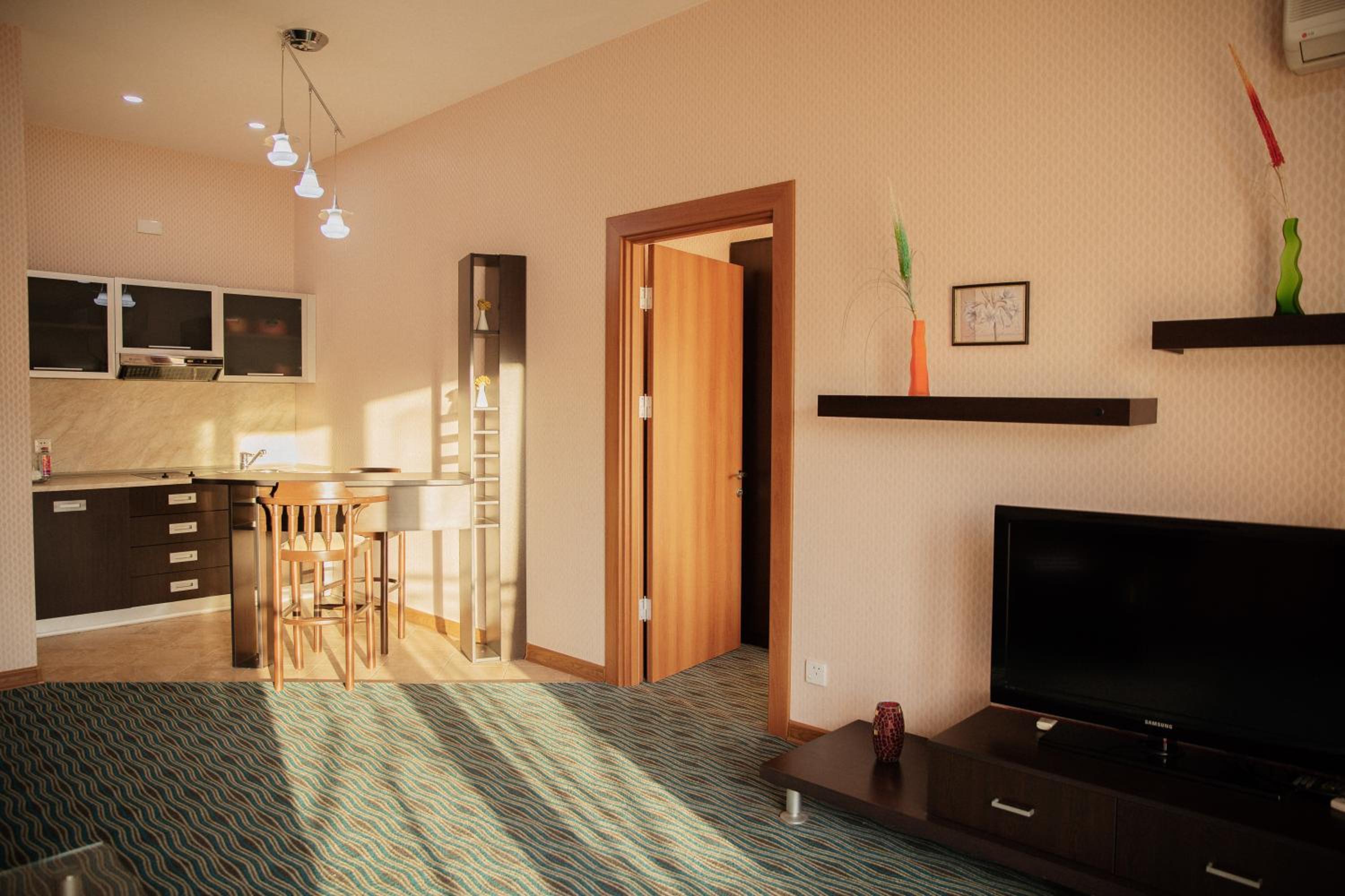 King Suite with Balcony photo 2