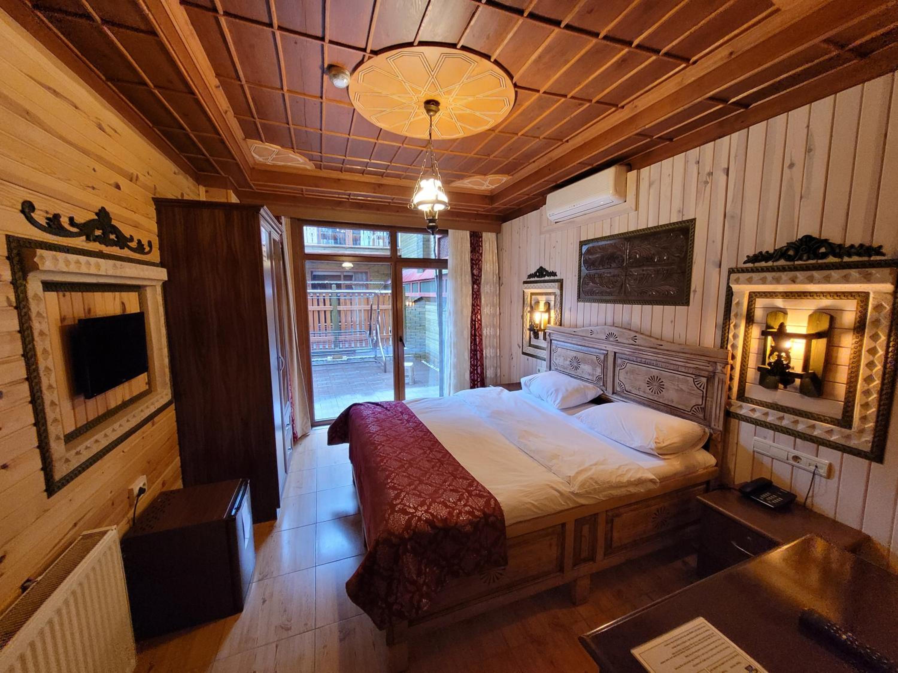 Double Room with Patio photo 1