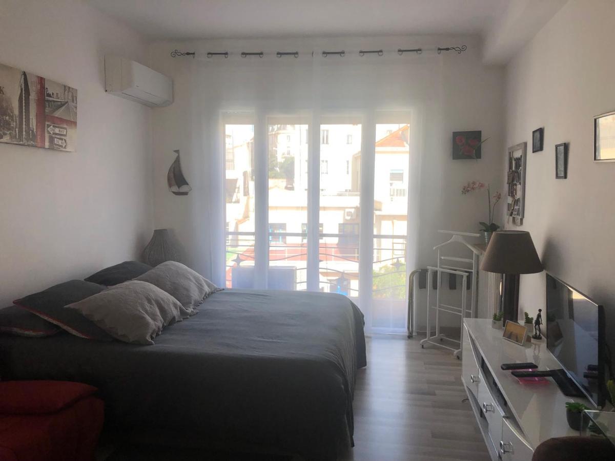 Studio Apartment photo 3