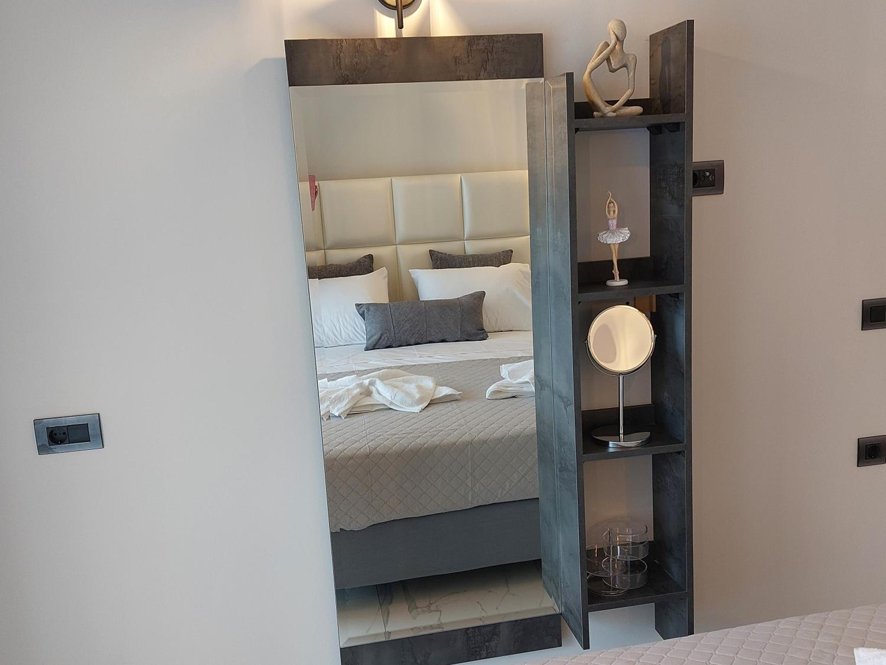 Deluxe Apartment - Photo 2