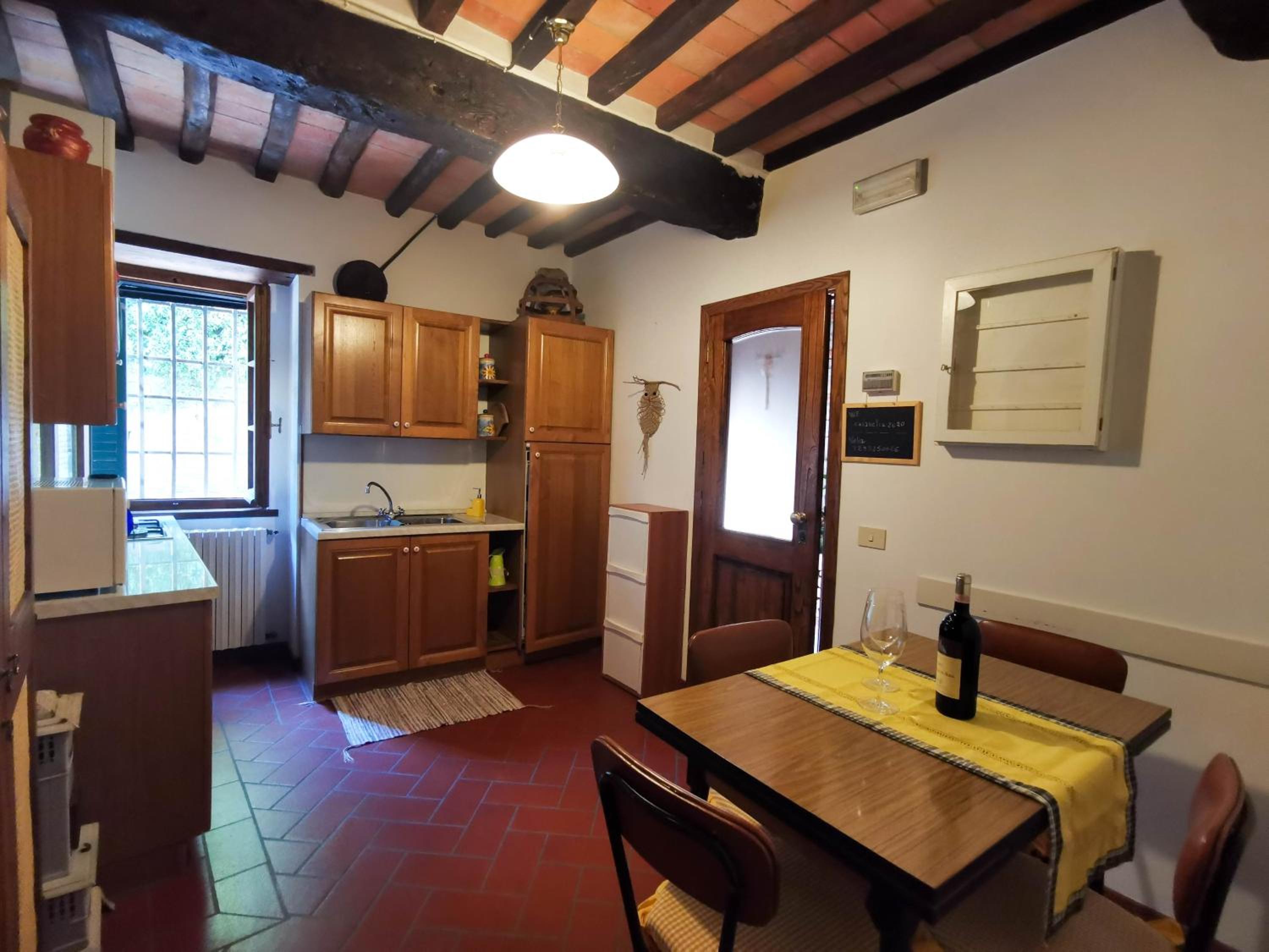 Apartment with Mountain View - Photo 23