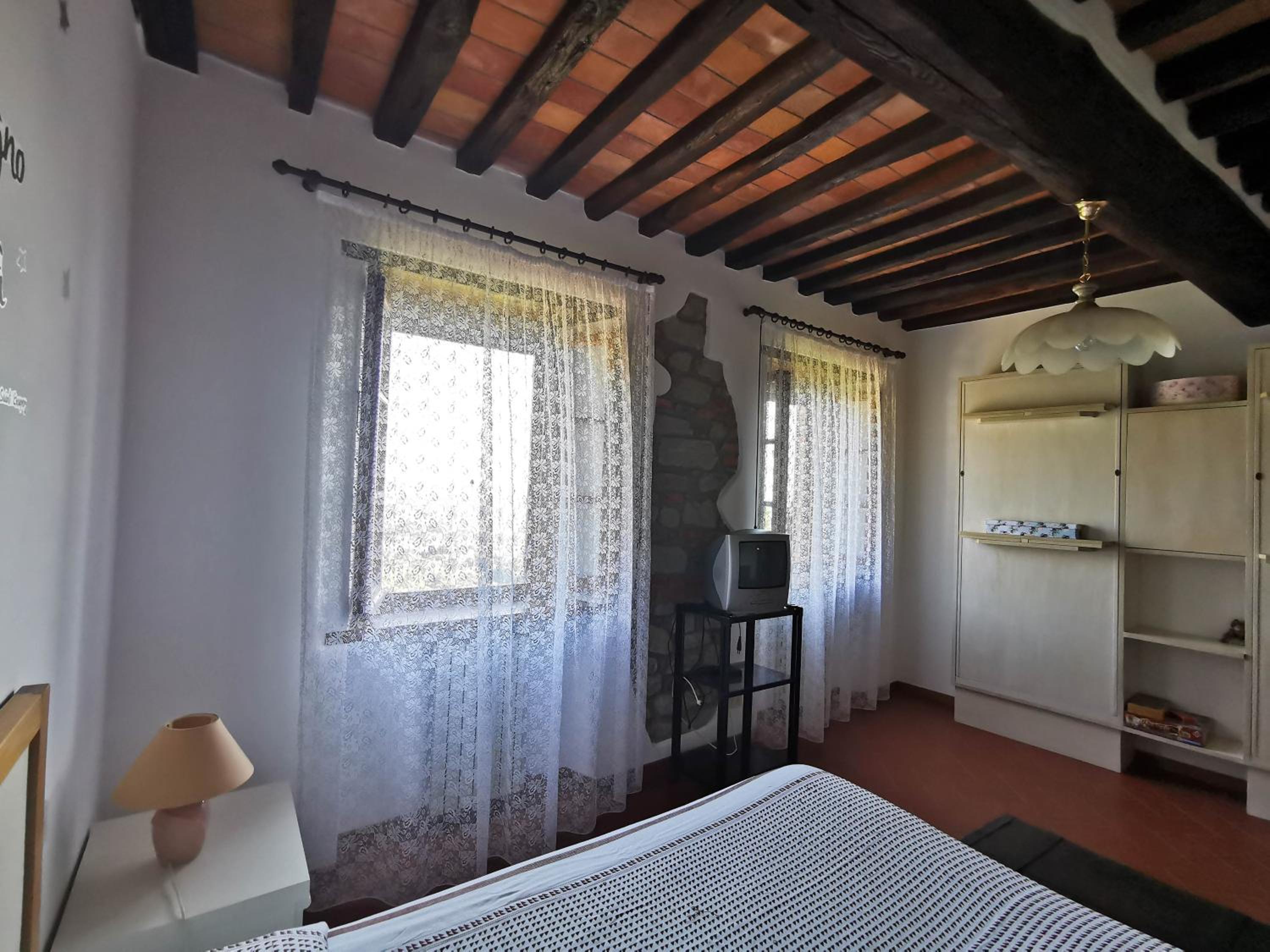 Apartment with Mountain View - Photo 12