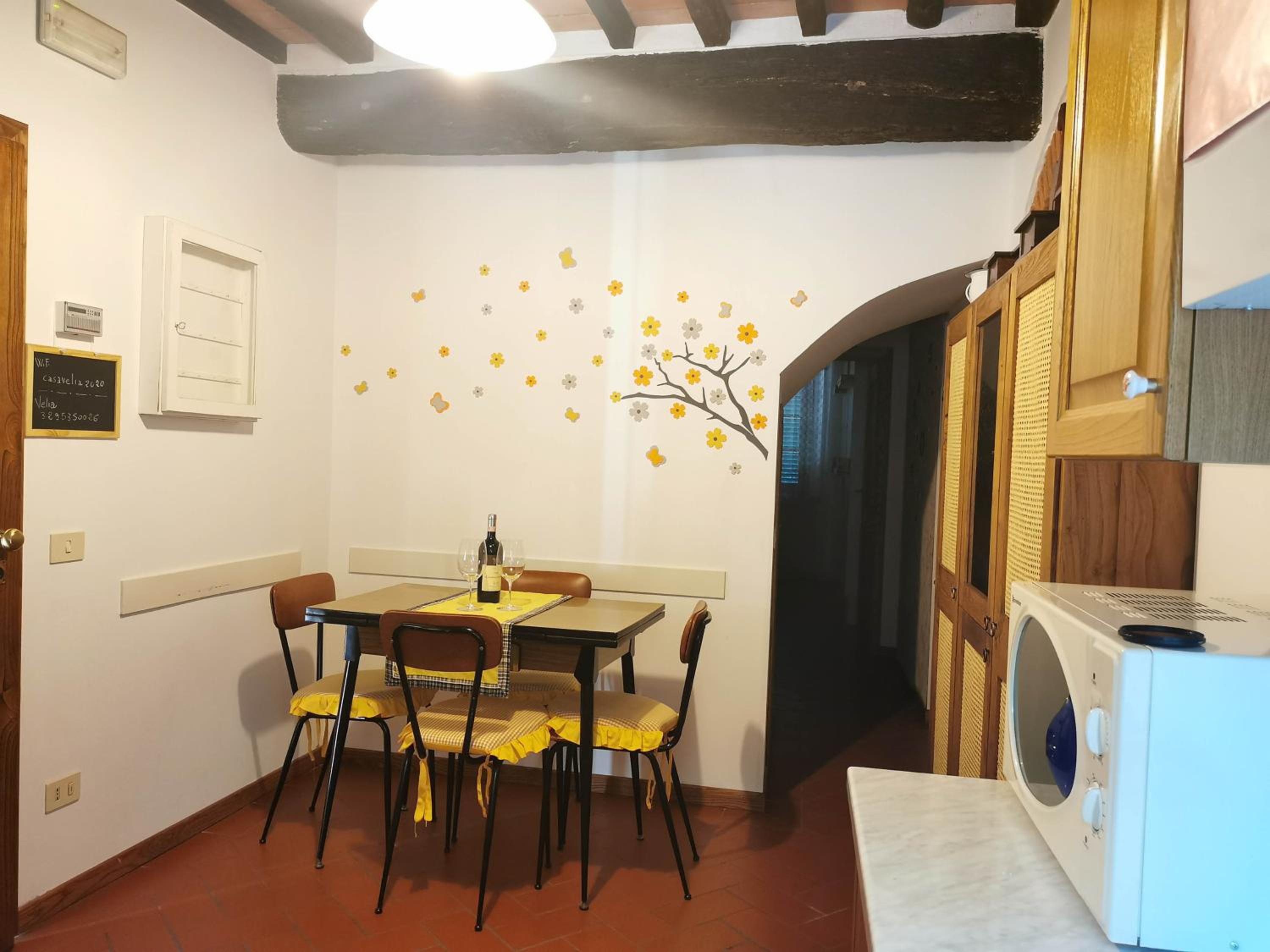 Apartment with Mountain View - Photo 24
