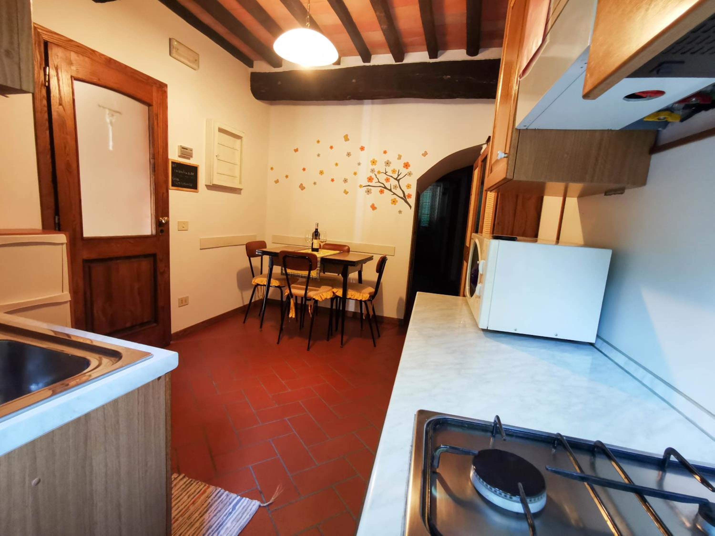 Apartment with Mountain View - Photo 21