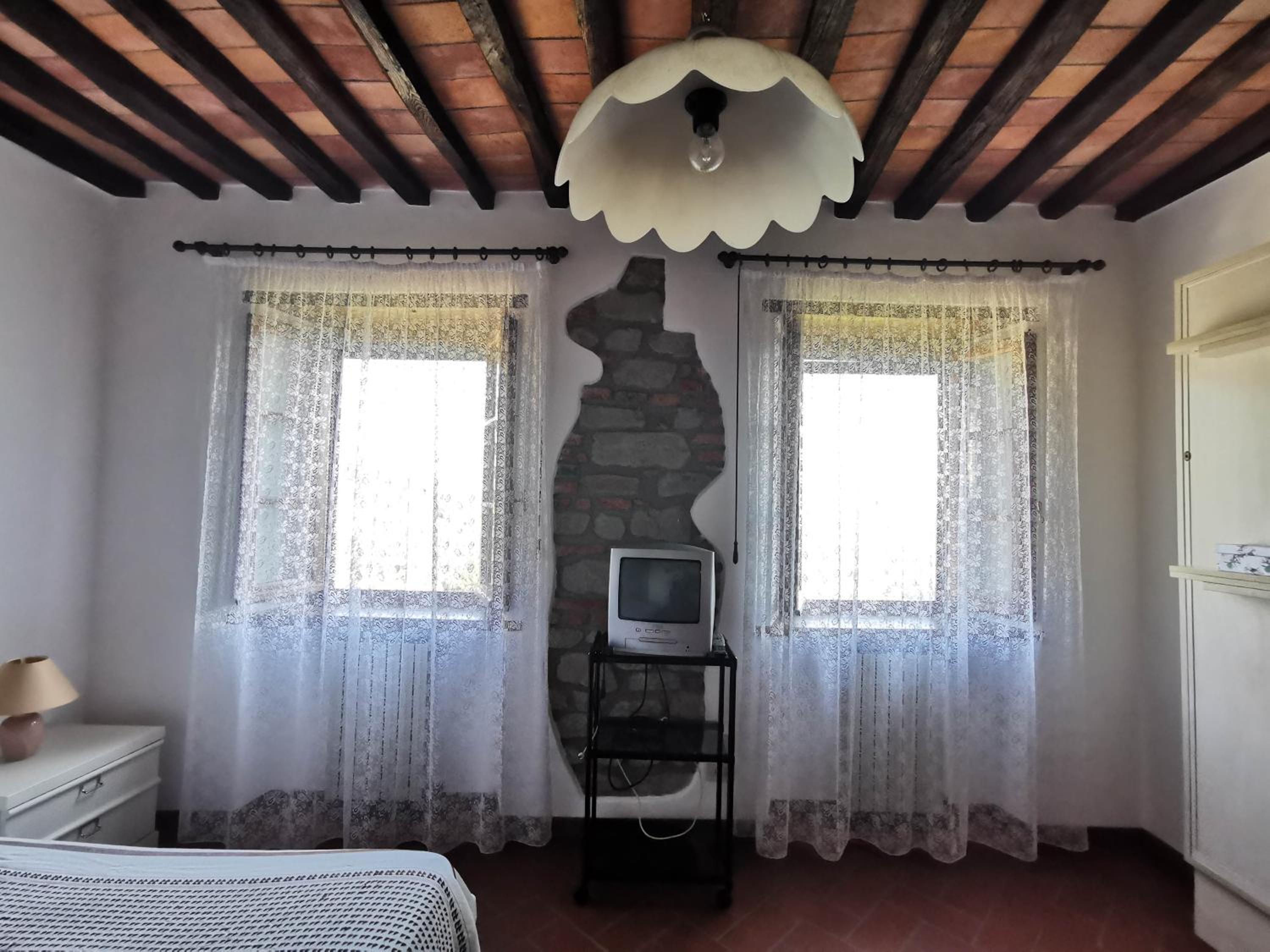Apartment with Mountain View - Photo 17