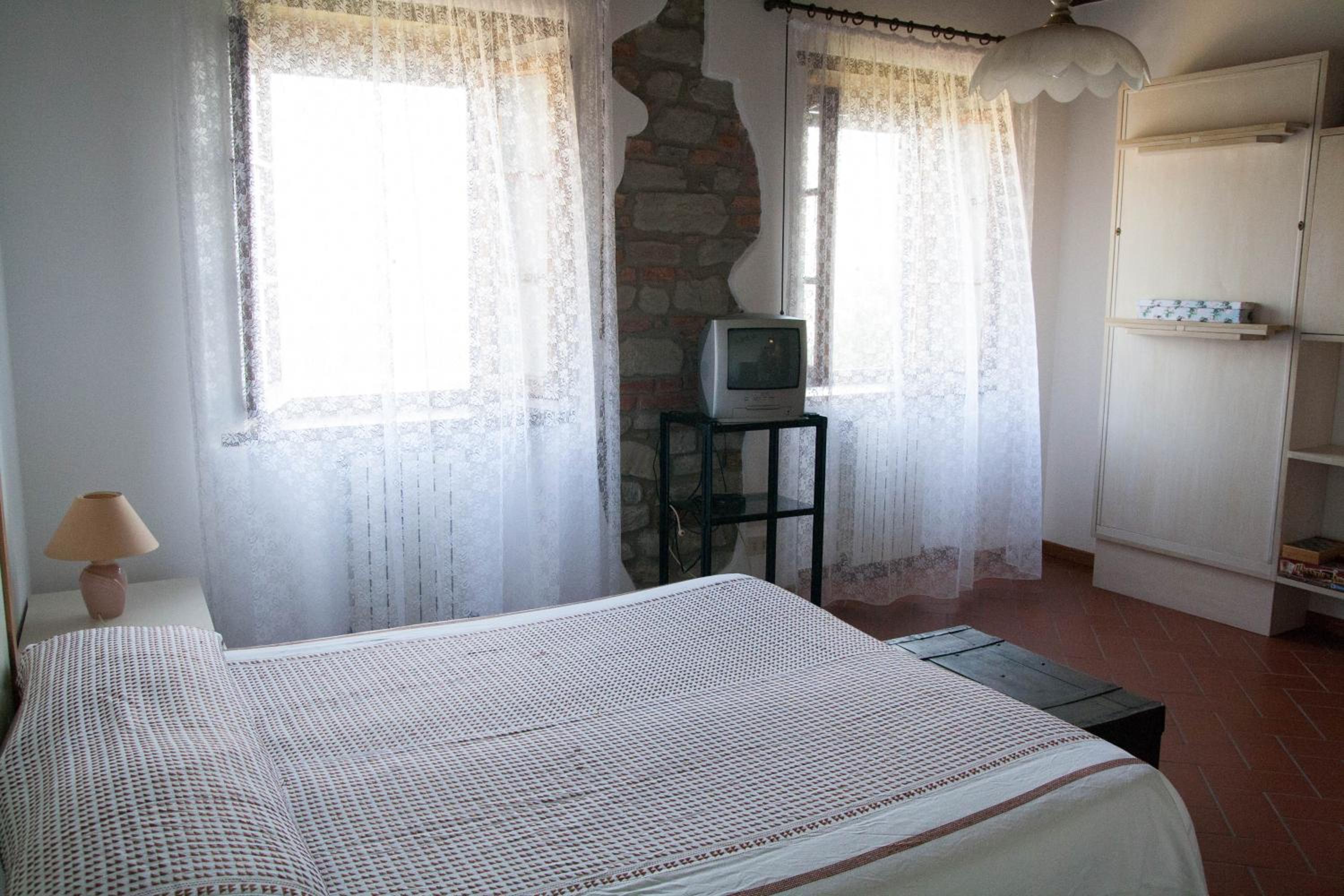 Apartment with Mountain View - Photo 13