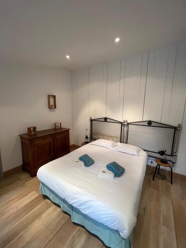 Deluxe King Room photo 1