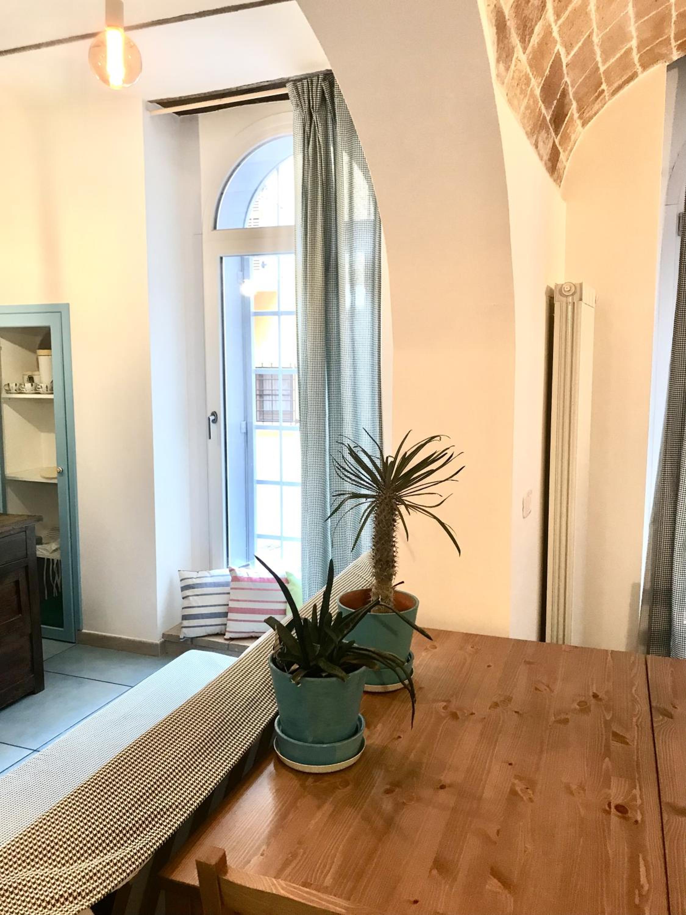 One-Bedroom House - Photo 32