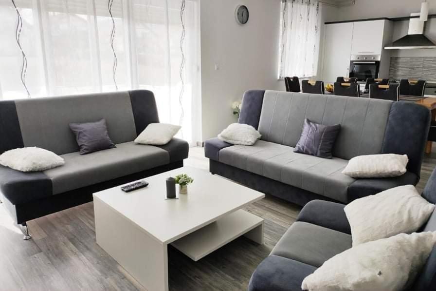One-Bedroom Apartment - Photo 32