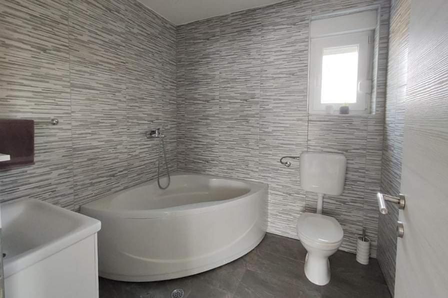 One-Bedroom Apartment - Photo 26
