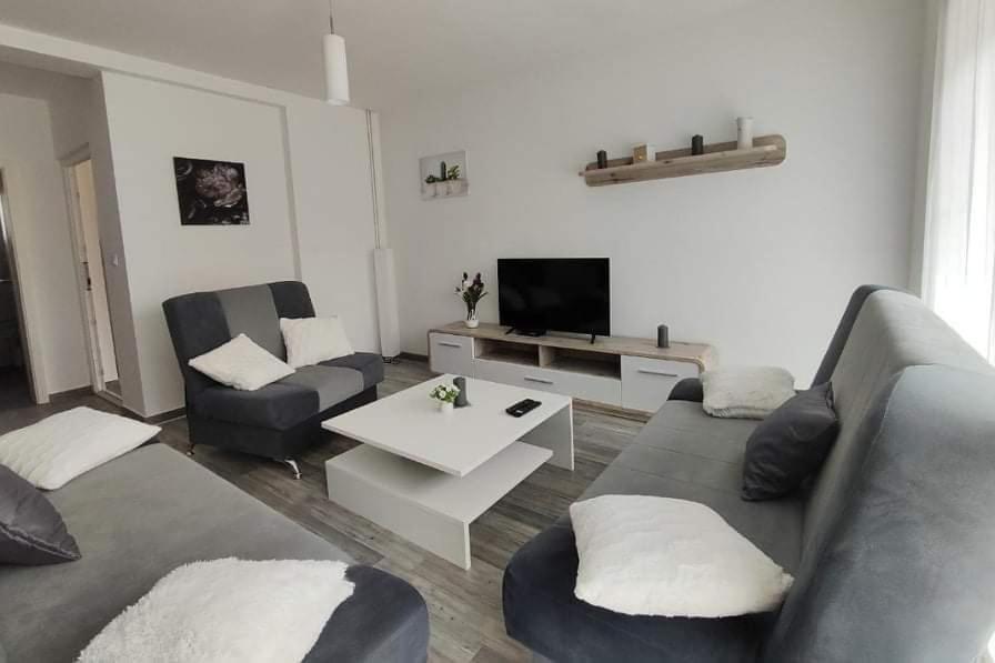 One-Bedroom Apartment - Photo 24