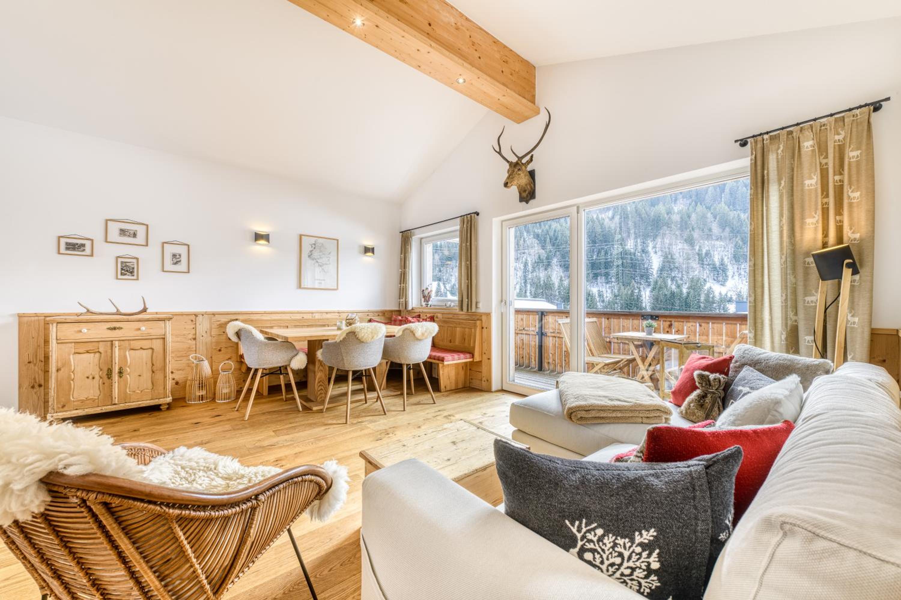 Three-Bedroom Apartment - Alpenblick 