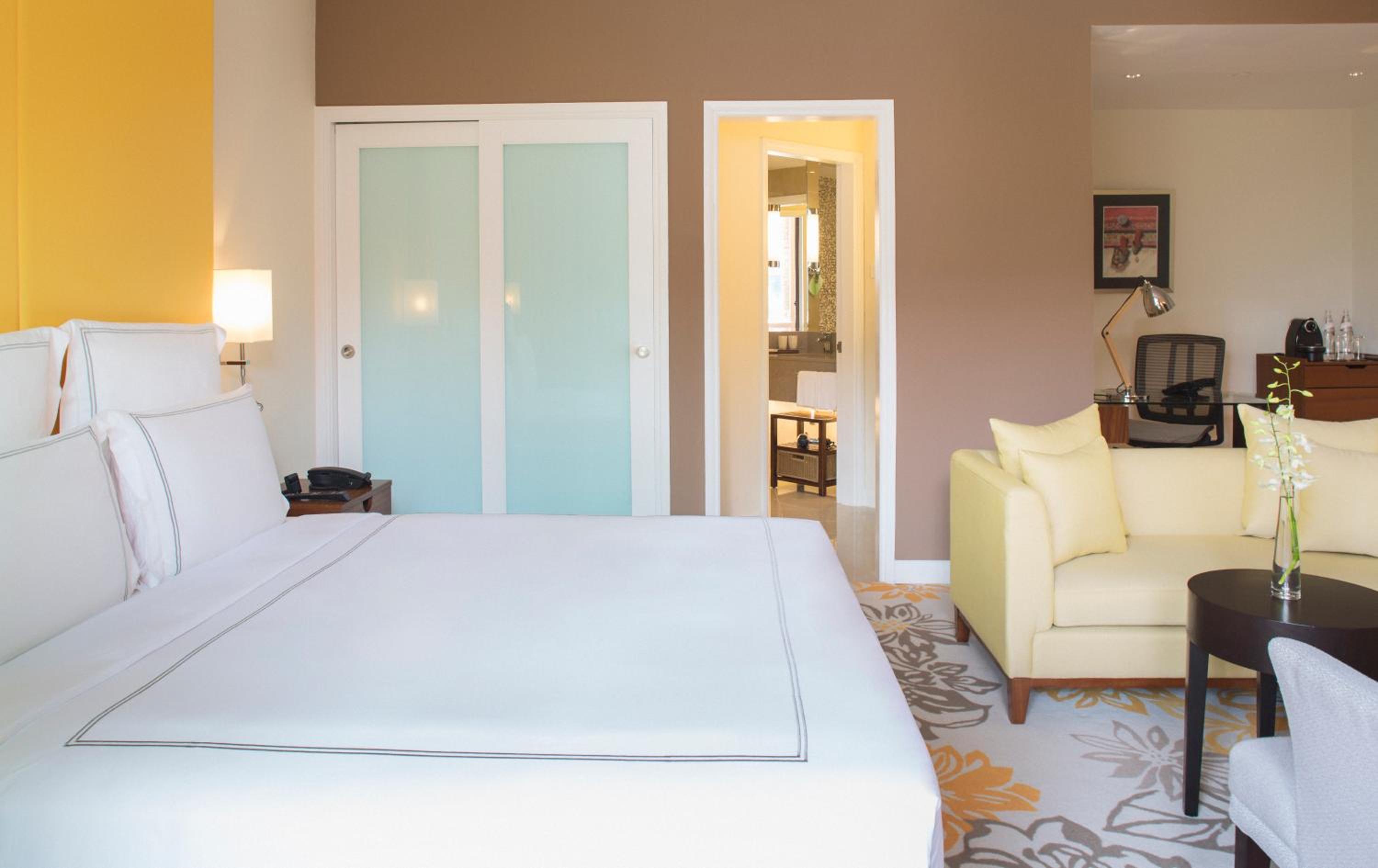 Select Studio with Breakfast, Afternoon Tea and Happy Hour photo 3