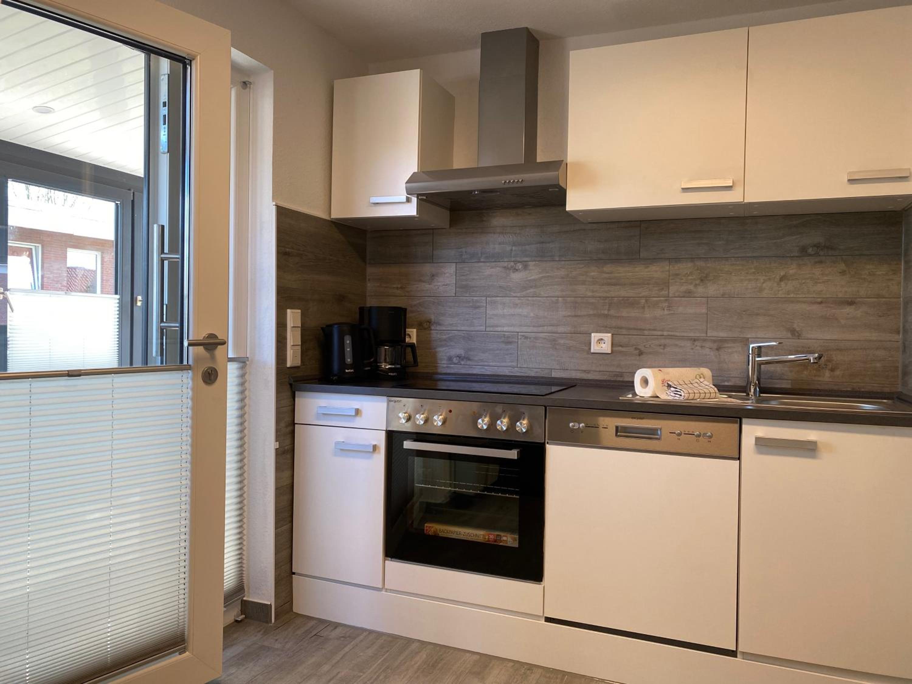 One-Bedroom Apartment with Loggia - Photo 4