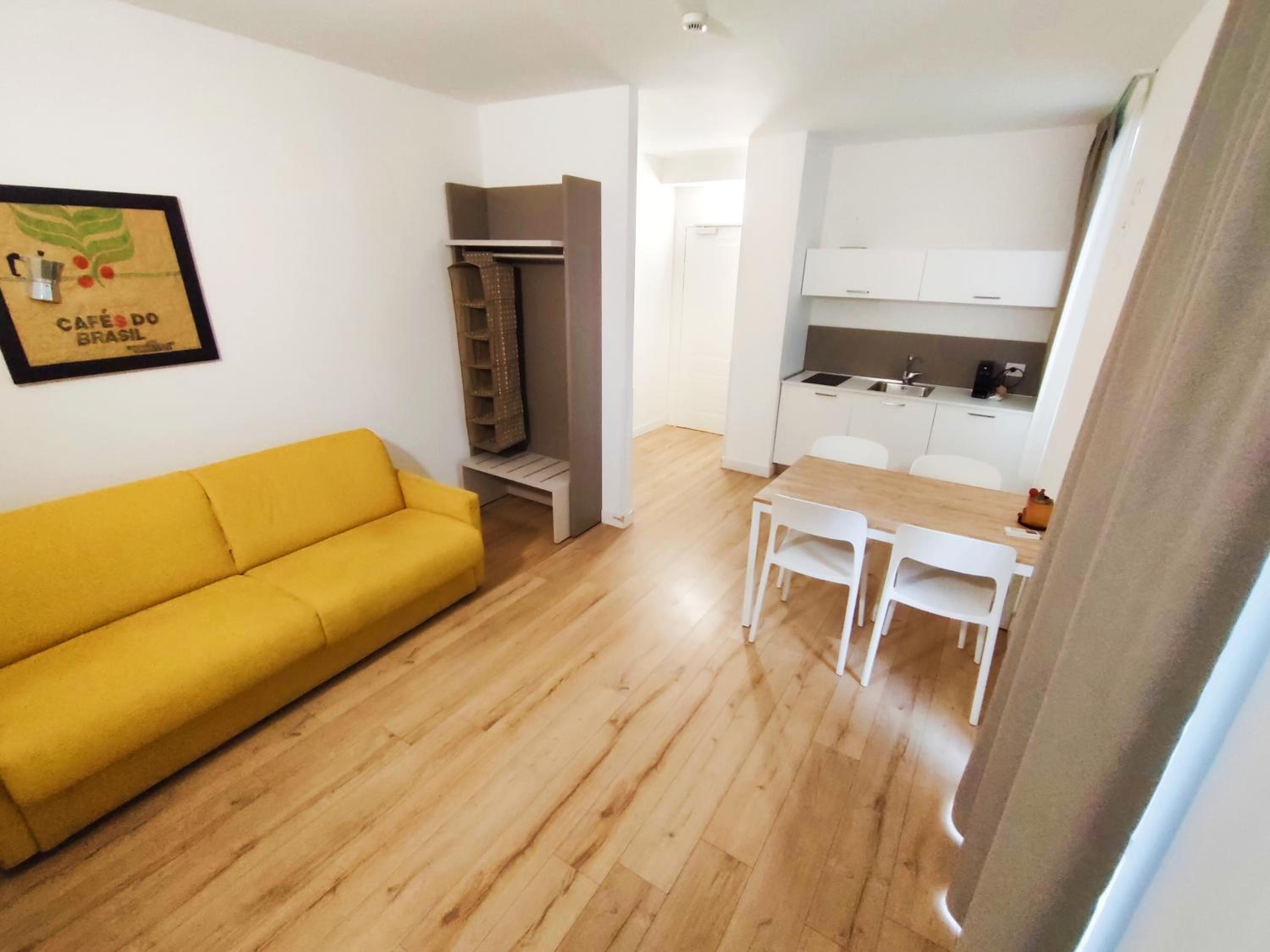 Deluxe Apartment