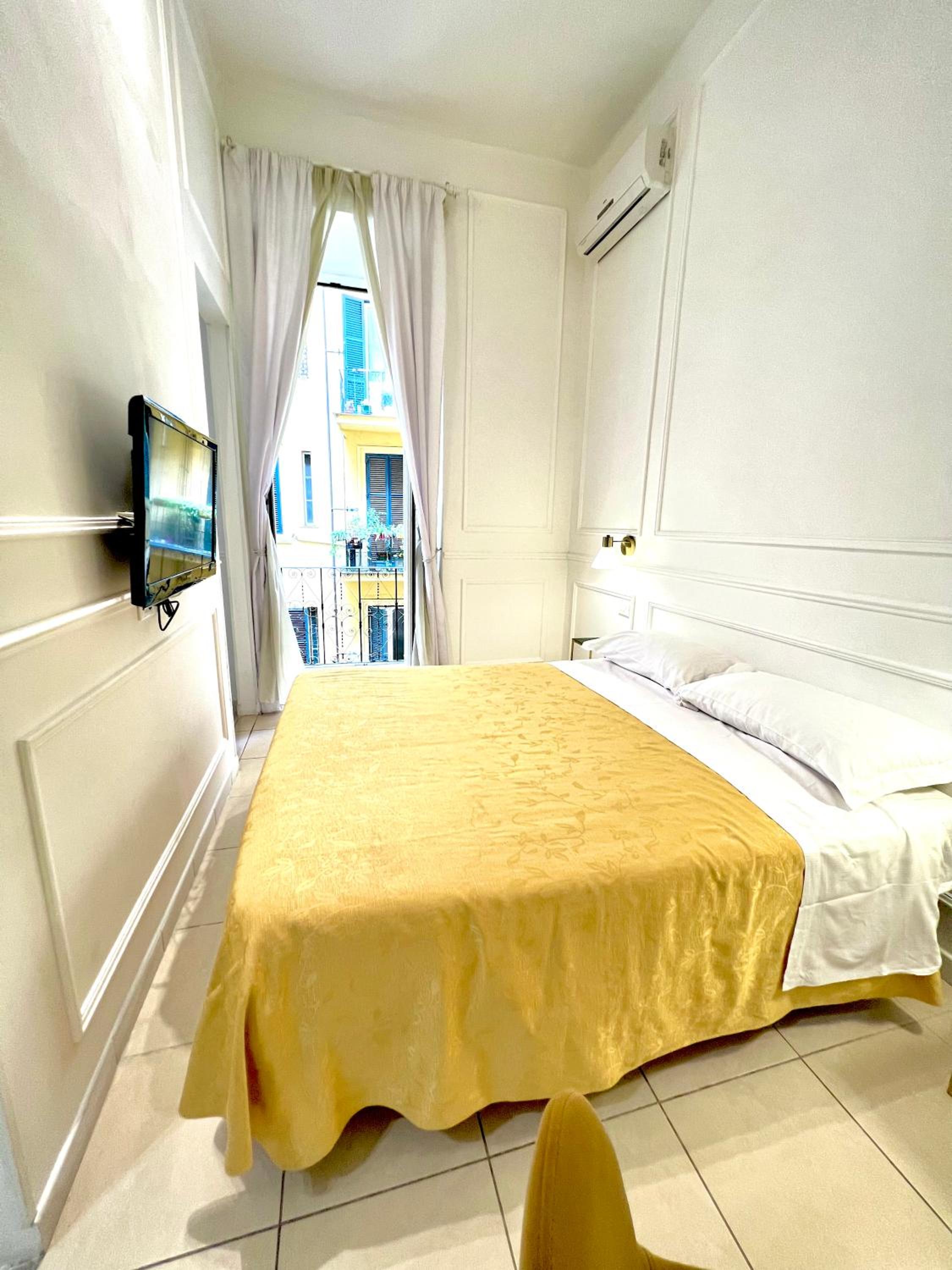 Double or Twin Room with Balcony photo 2