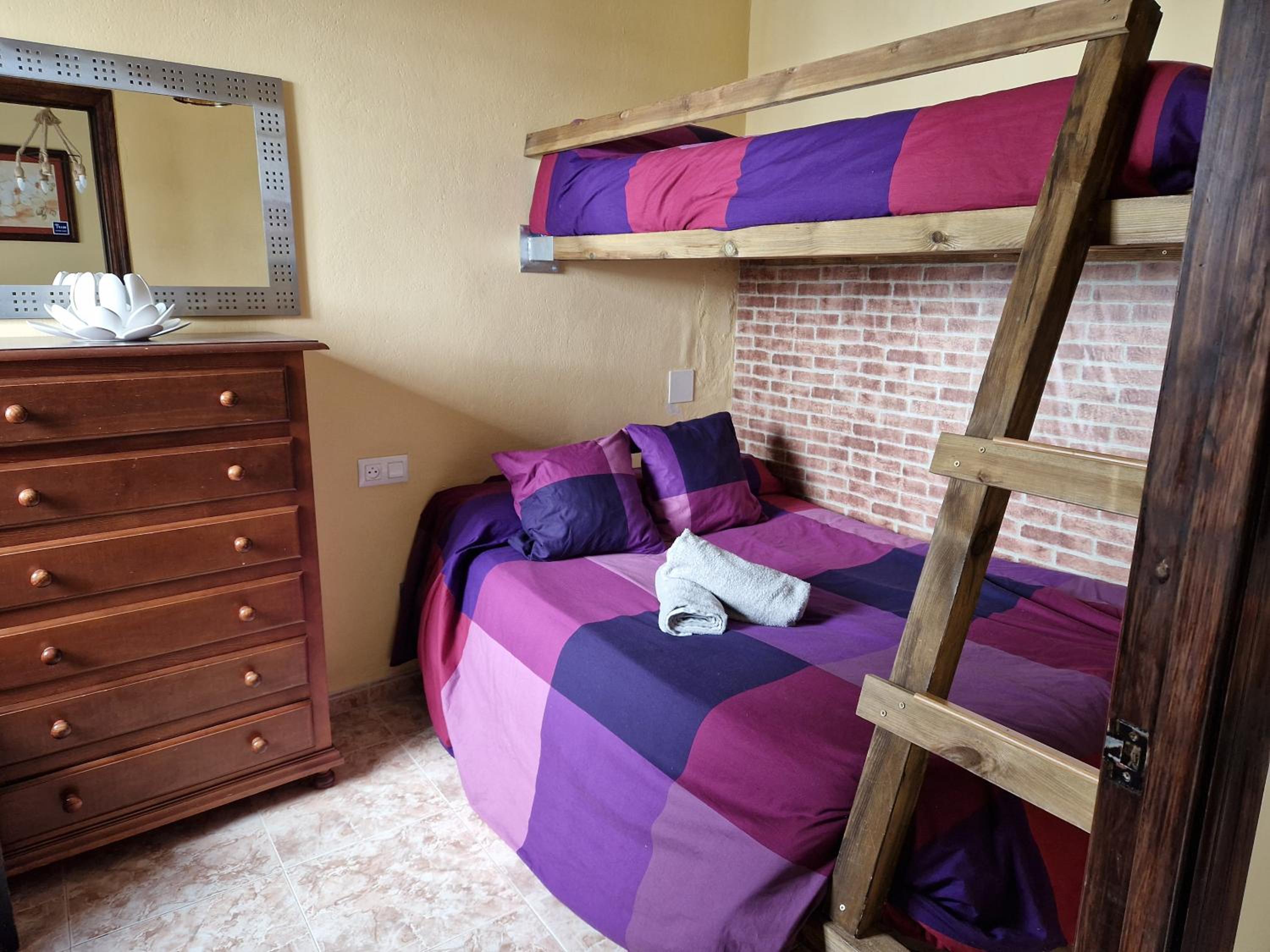 Casa adosada de tres habitaciones
