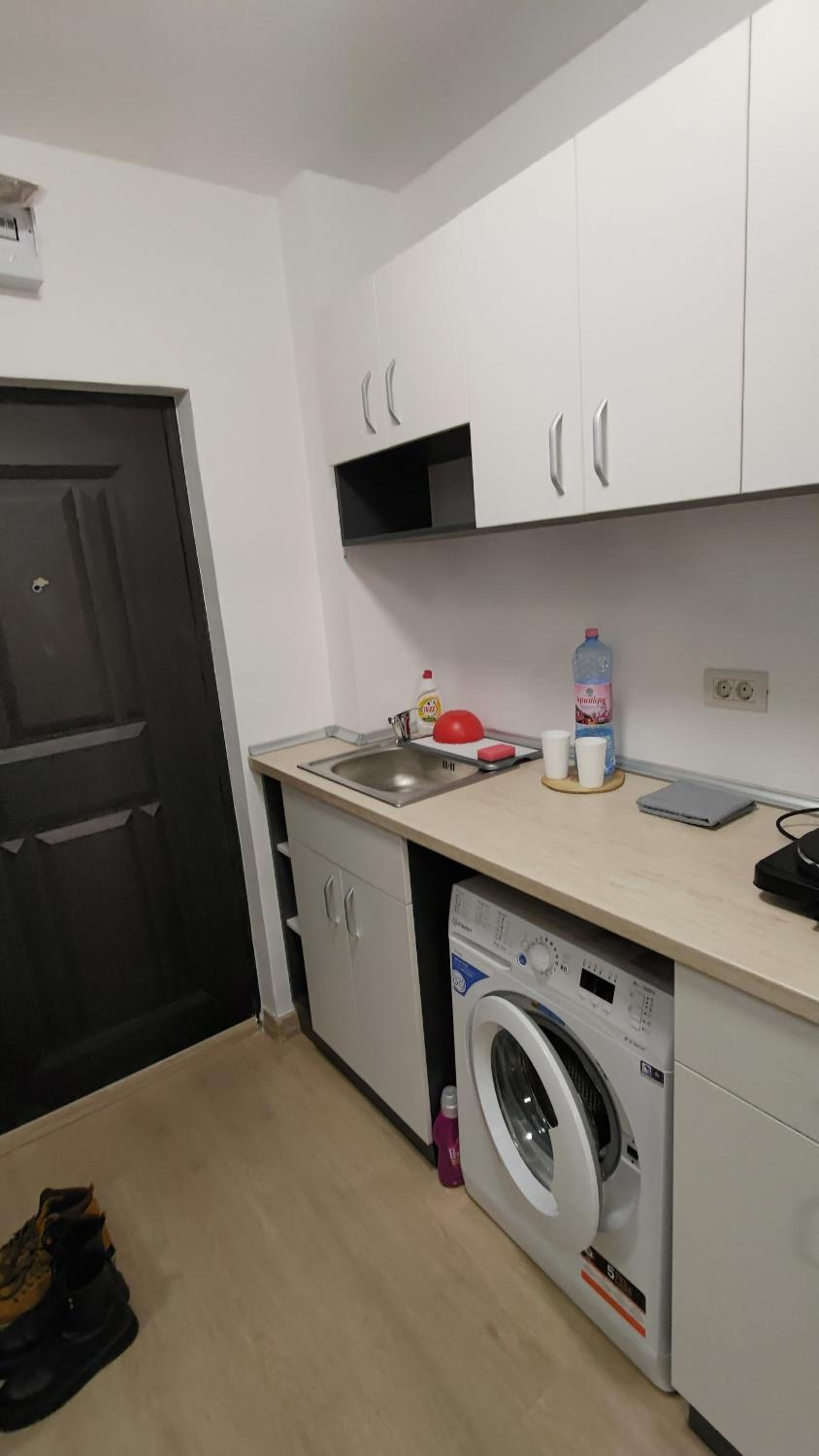 One-Bedroom Apartment photo 2