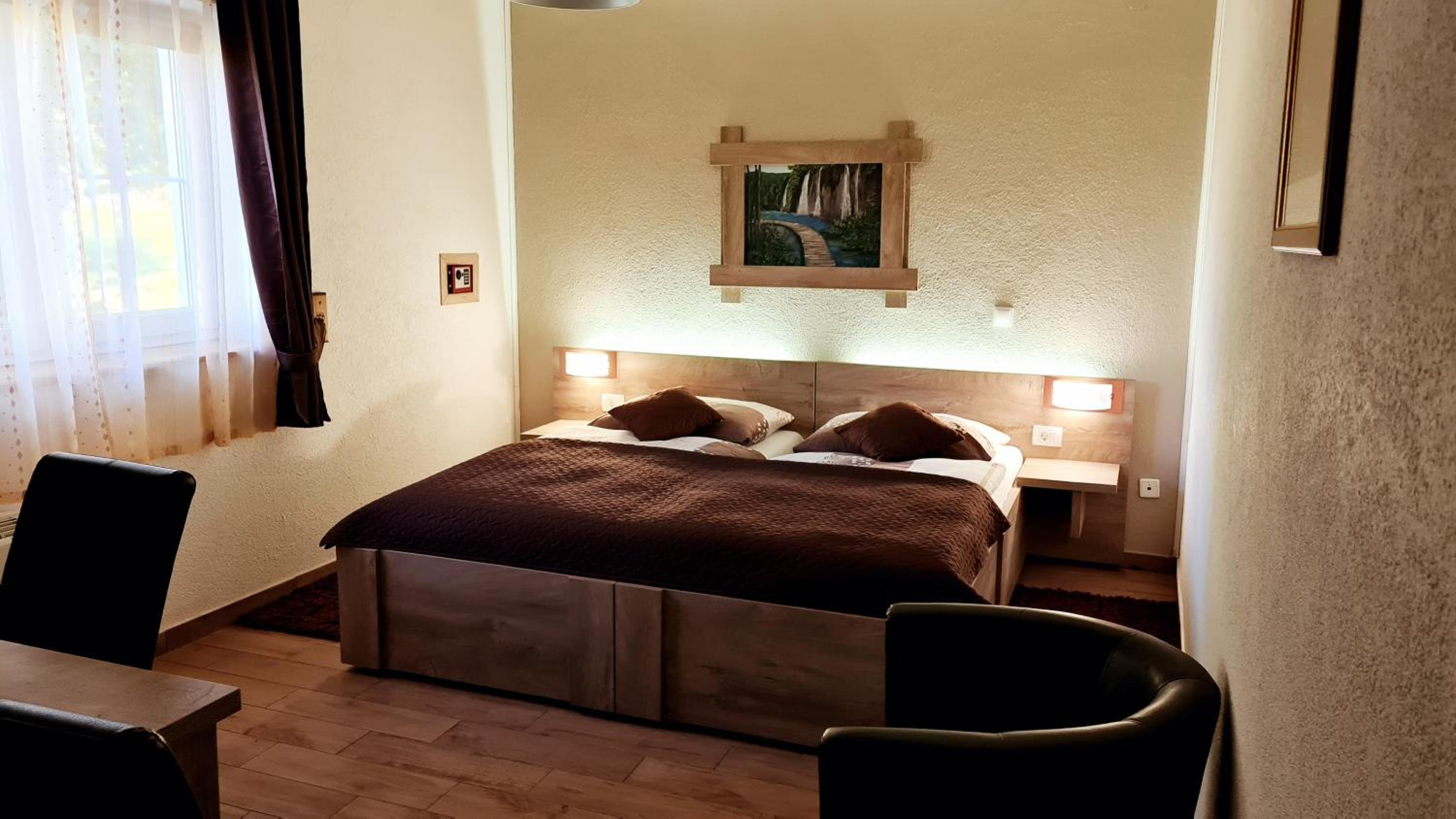 Deluxe Double or Twin Room - Photo 1